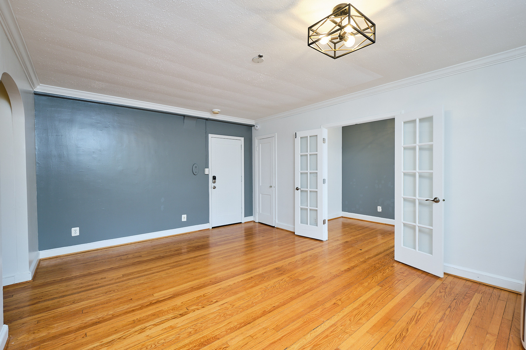 Washington Condo: 3925 Davis Pl NW