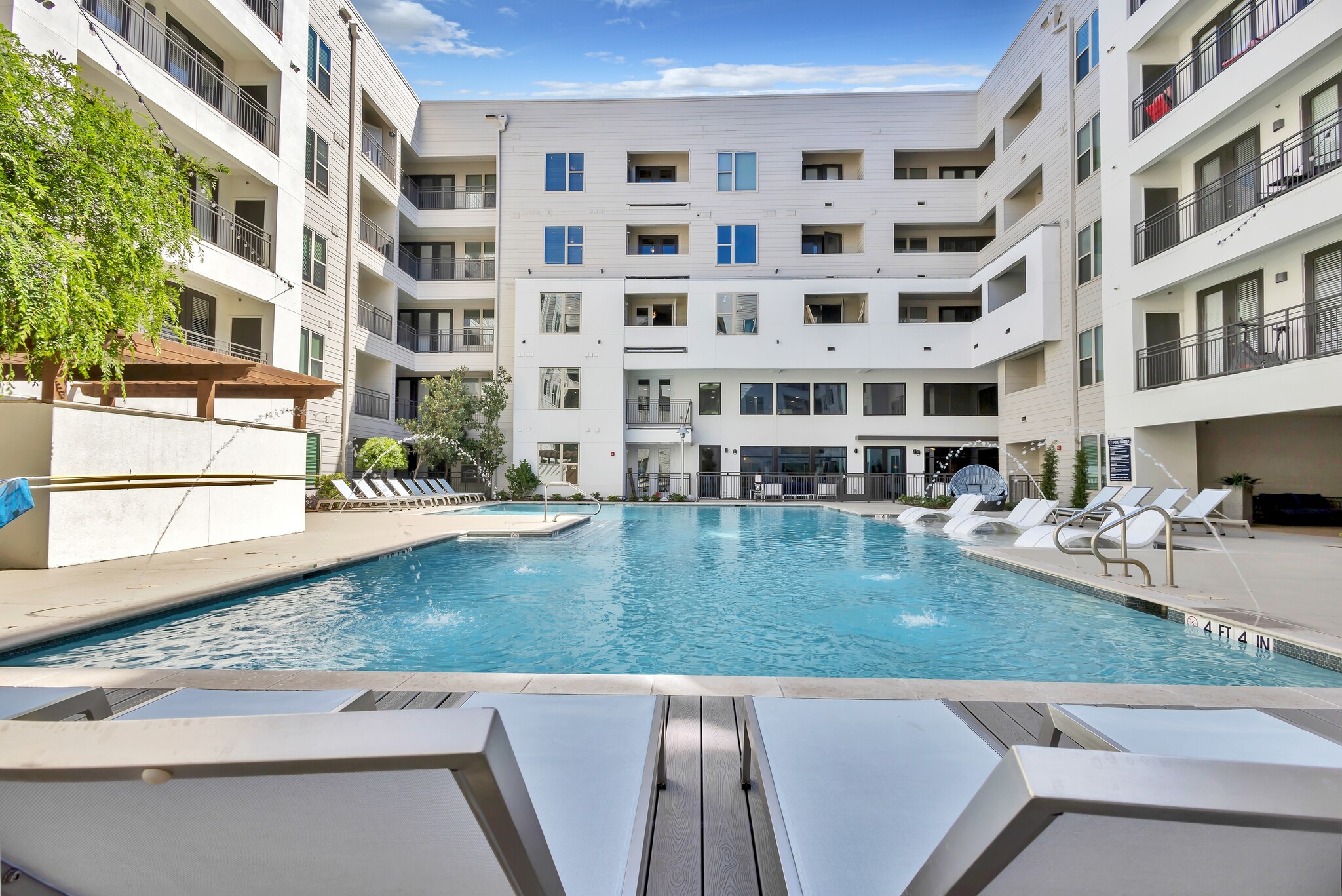 Dallas Condo: 2628 Live Oak St