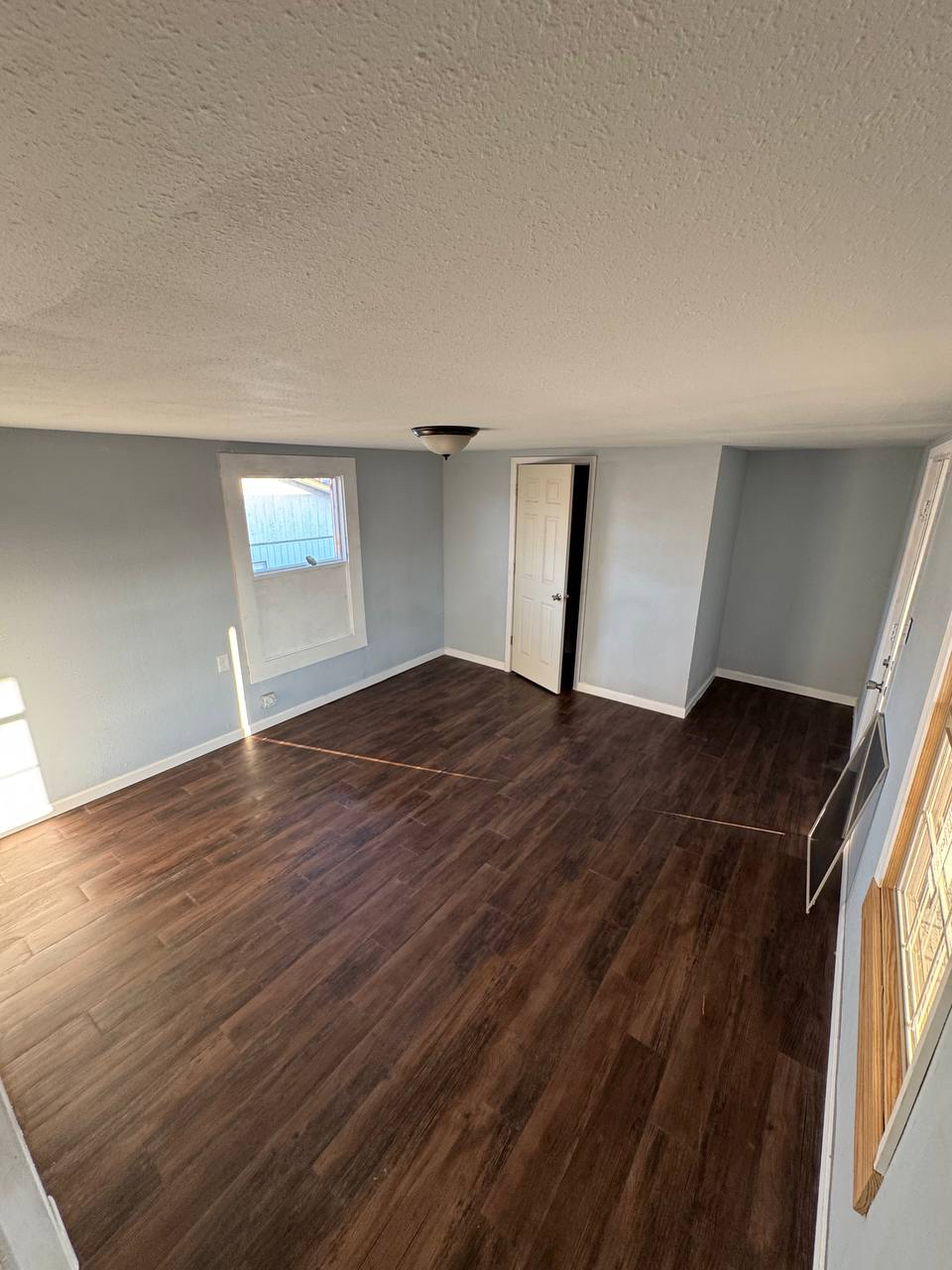 Hope Apartment: 403 E 3rd St