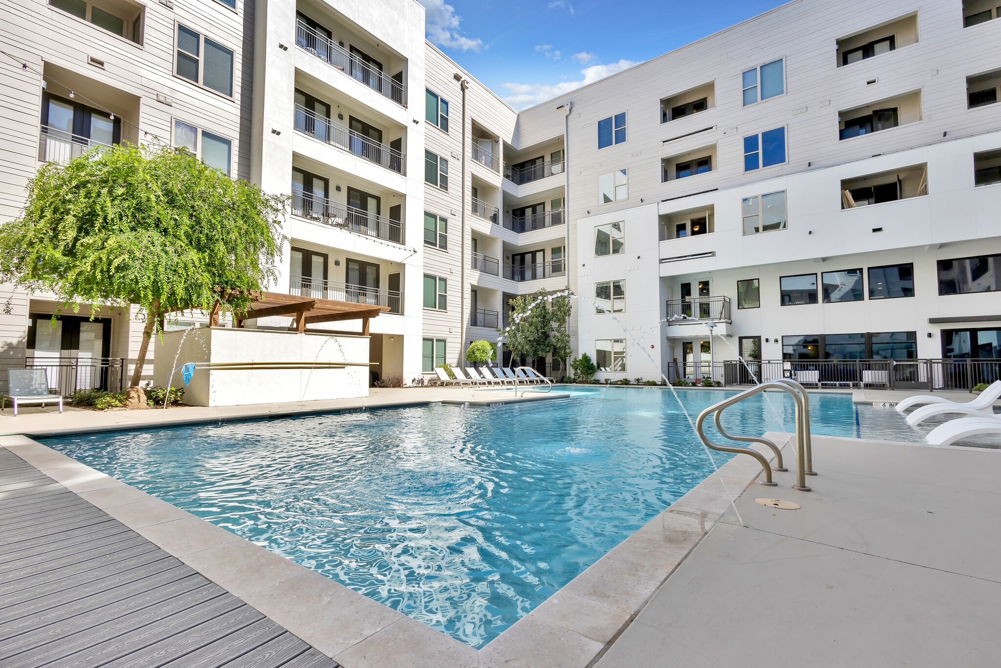 Dallas Condo: 2628 Live Oak St