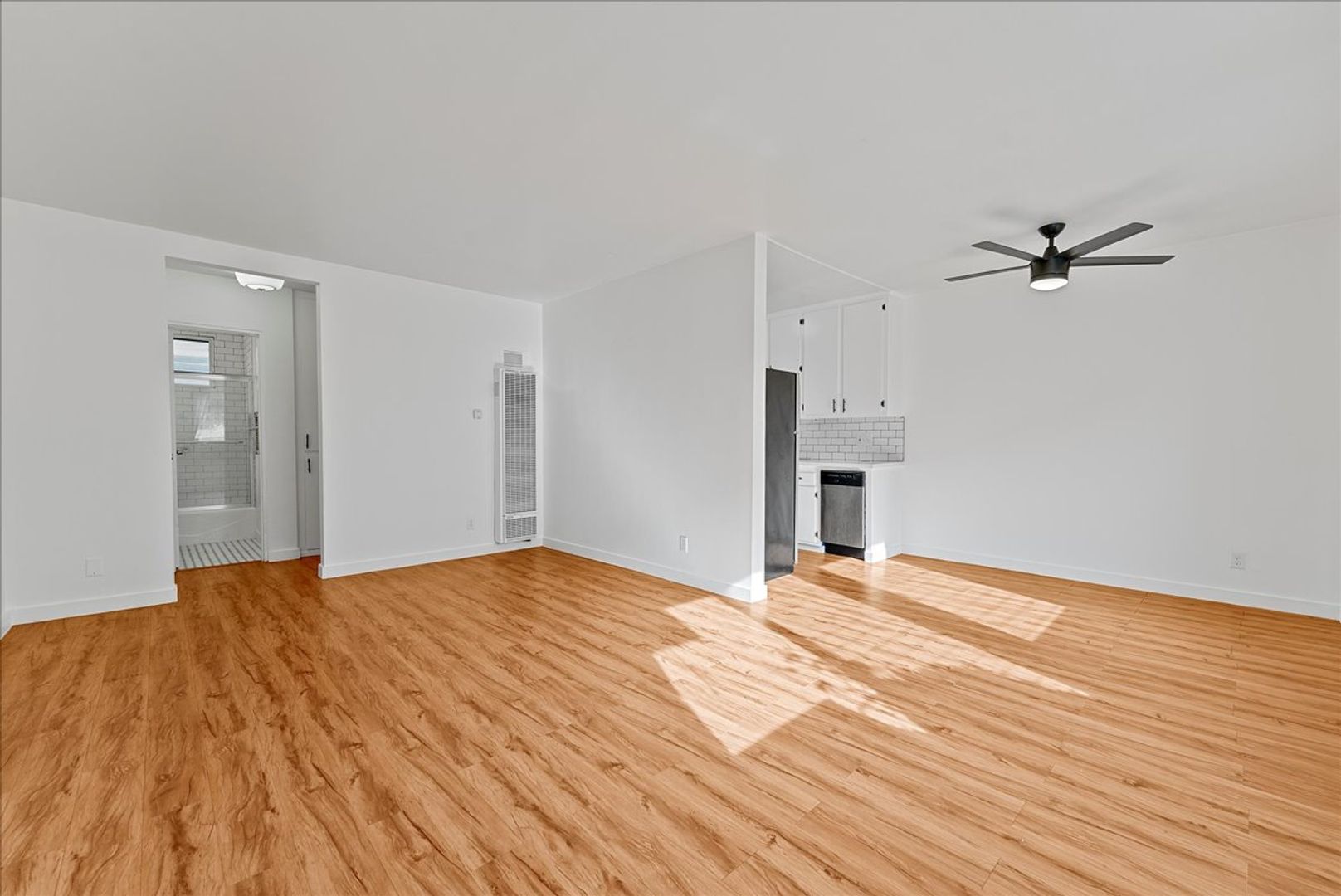 North Hollywood Condo: 6114 Cahuenga Blvd
