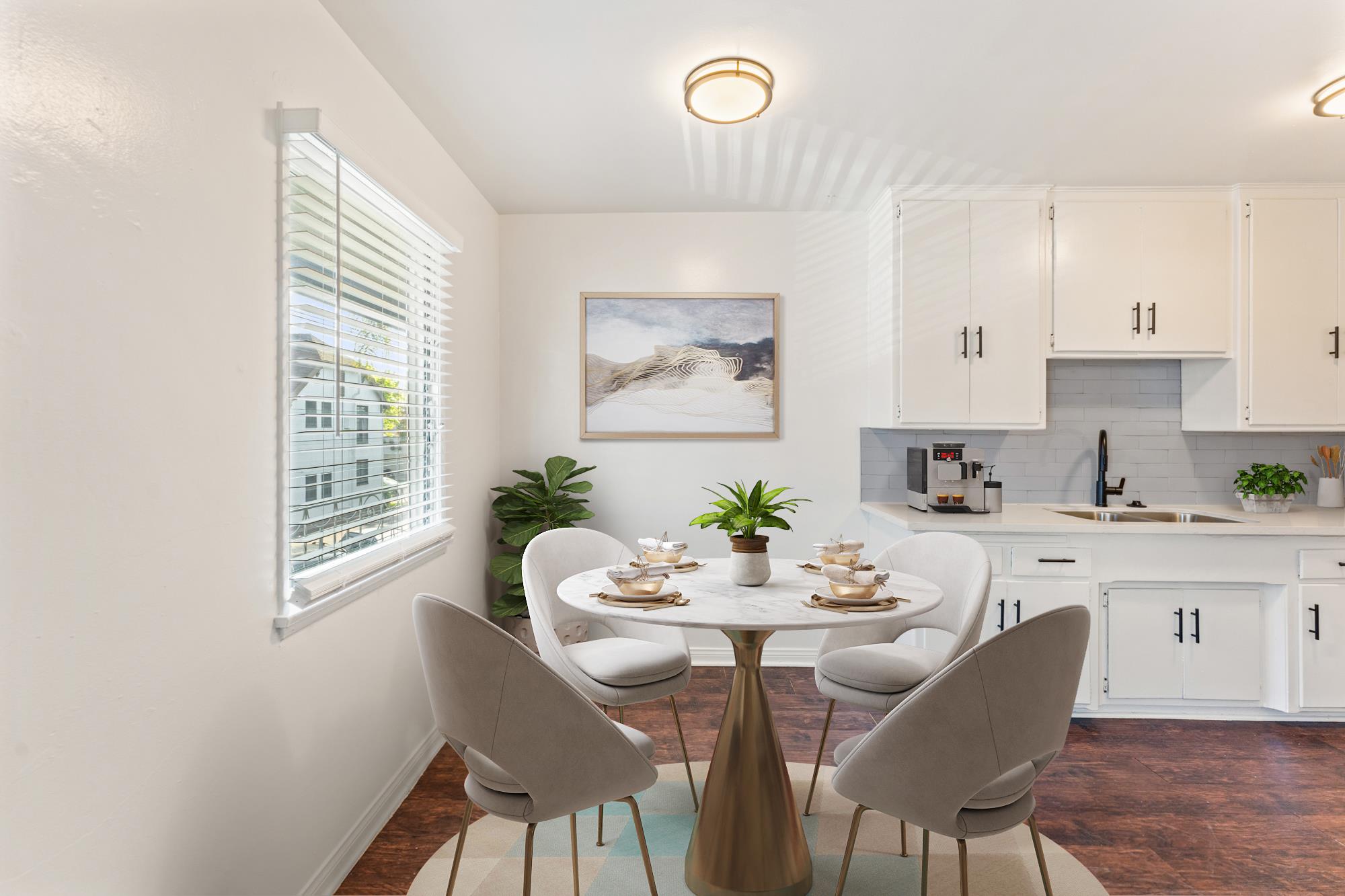 Long Beach Apartment: 440 Orange Ave