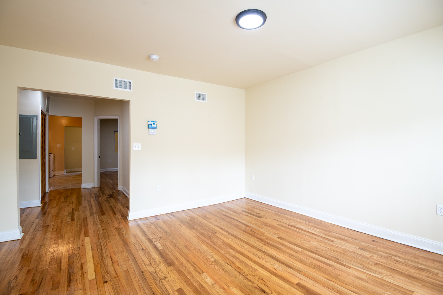 Washington Condo: 1716 Capitol Ave NE Apt 2