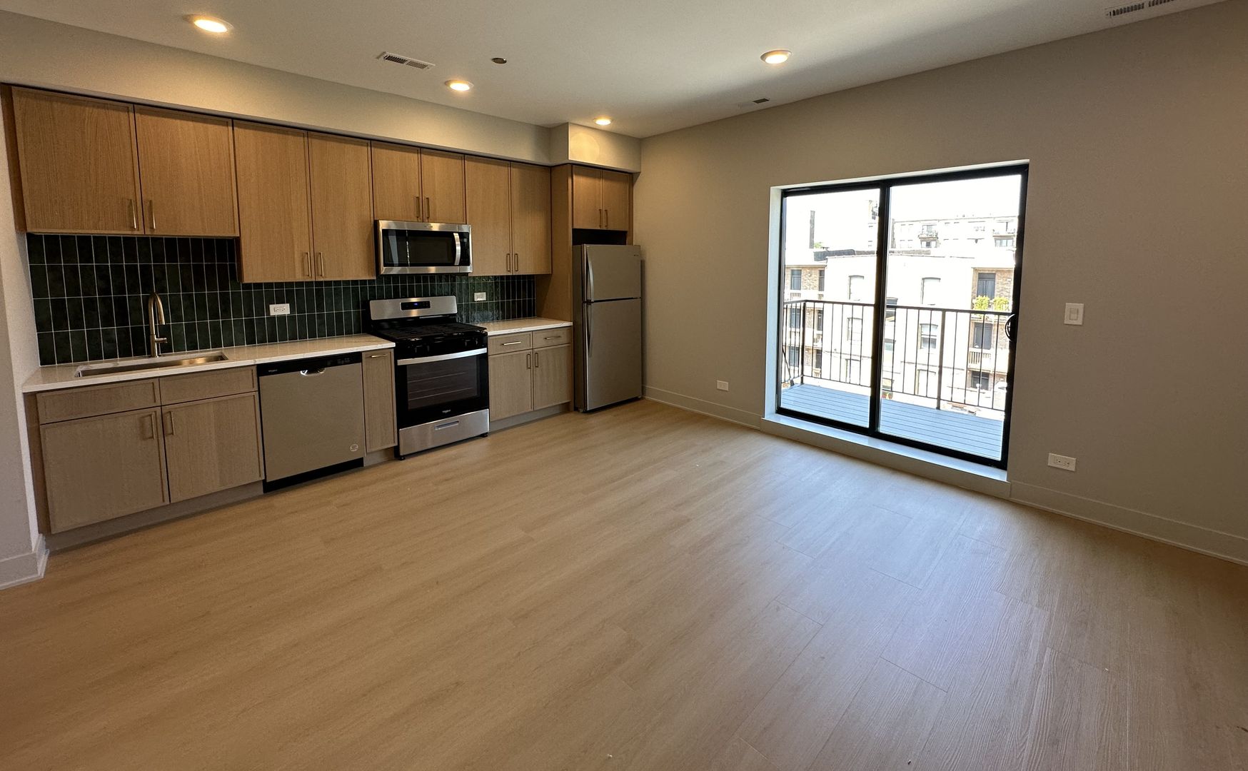 Chicago Apartment: 4102 N Sheridan Rd