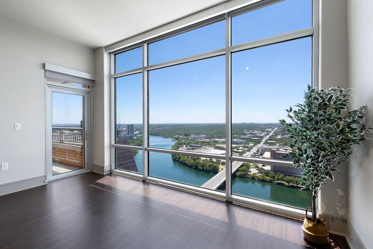 Austin Condo: 104 Colorado St