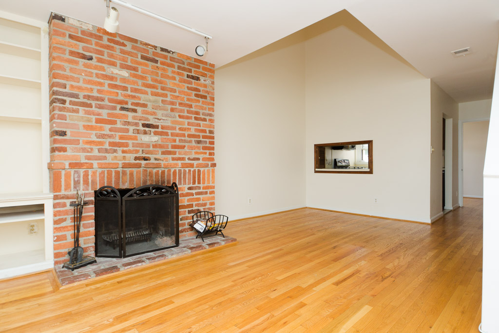 Washington Condo: 410 11th St NE