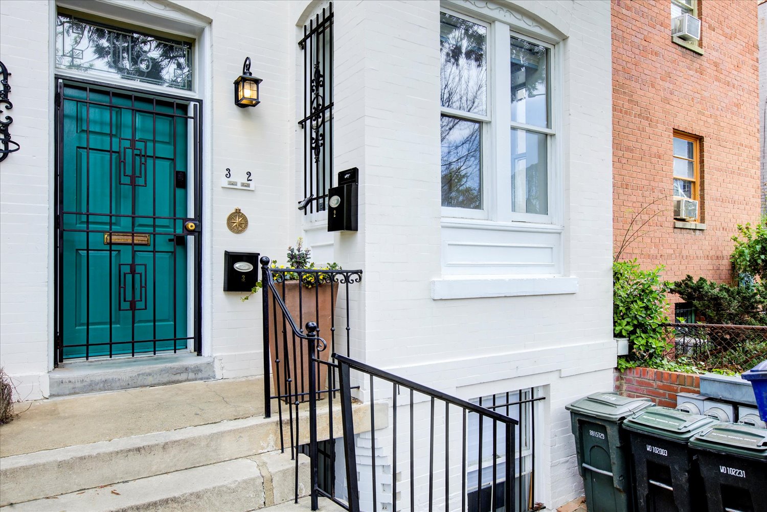 Washington Condo: 1118 F St NE