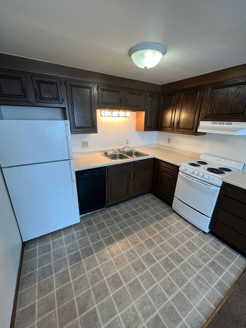 Madison Apartment: 1719 Onsgard Rd
