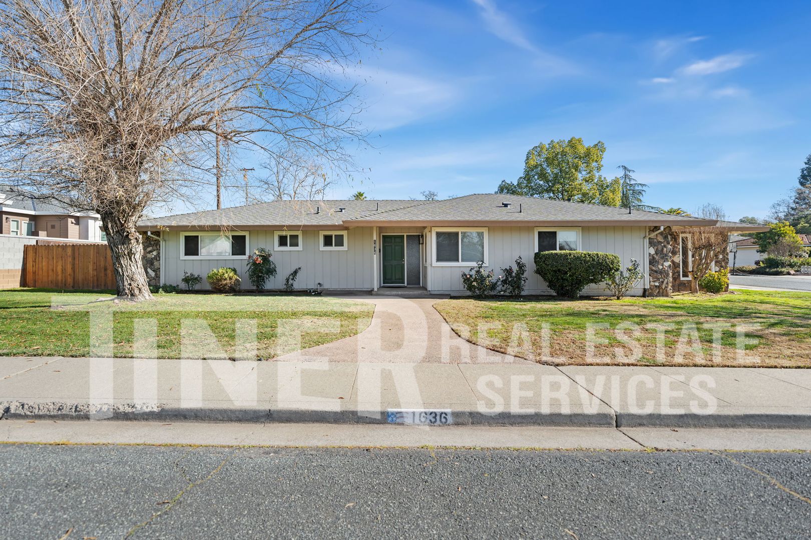 Roseville House: 1636 Huntington Drive