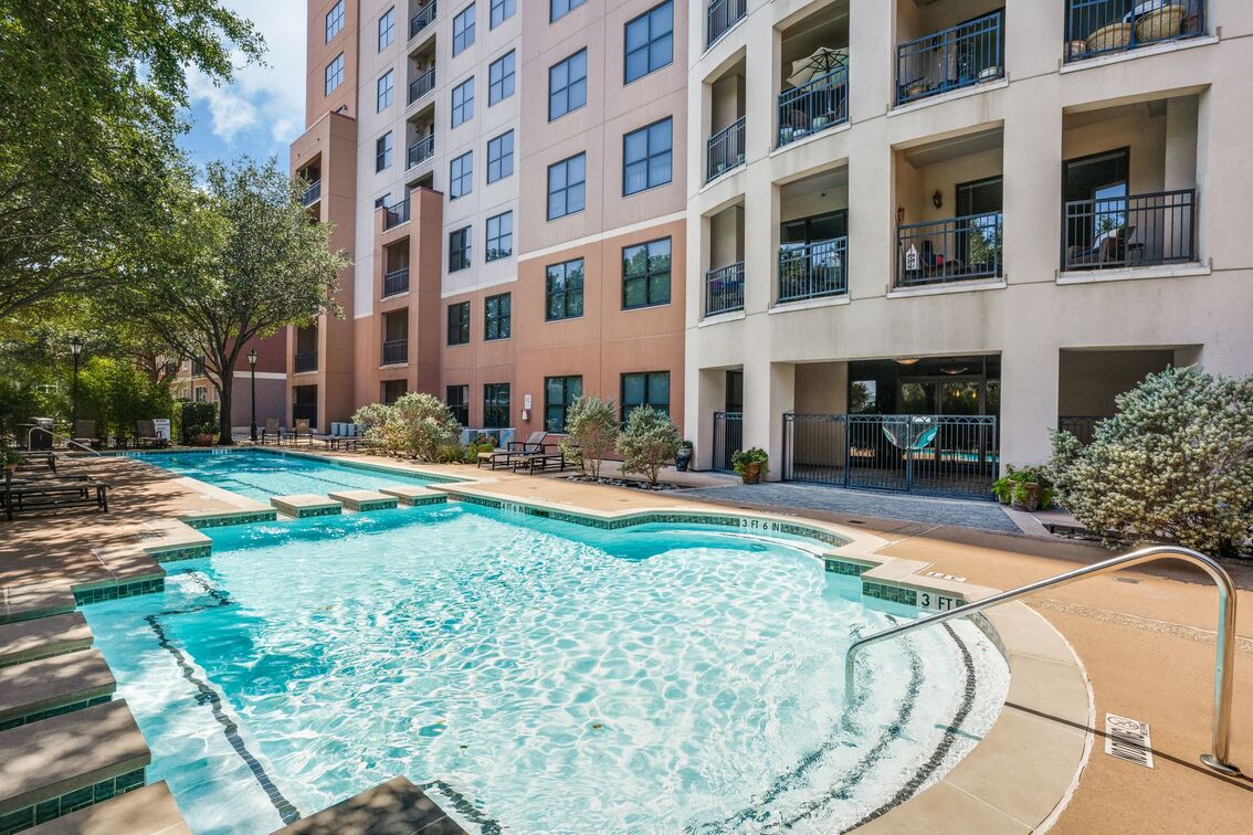 Dallas Condo: 13331 Noel Rd