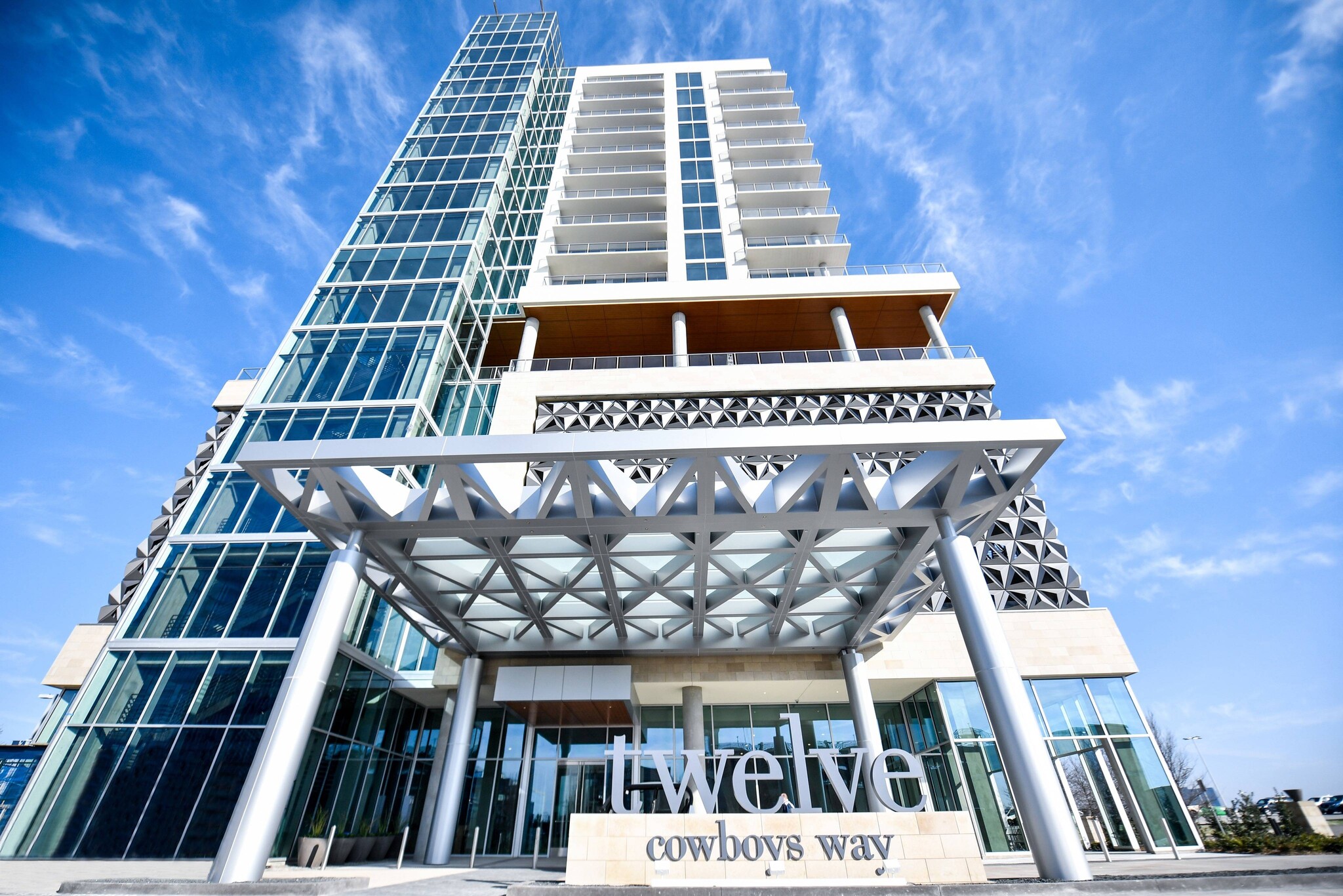 Frisco Condo: 10 Cowboys Way