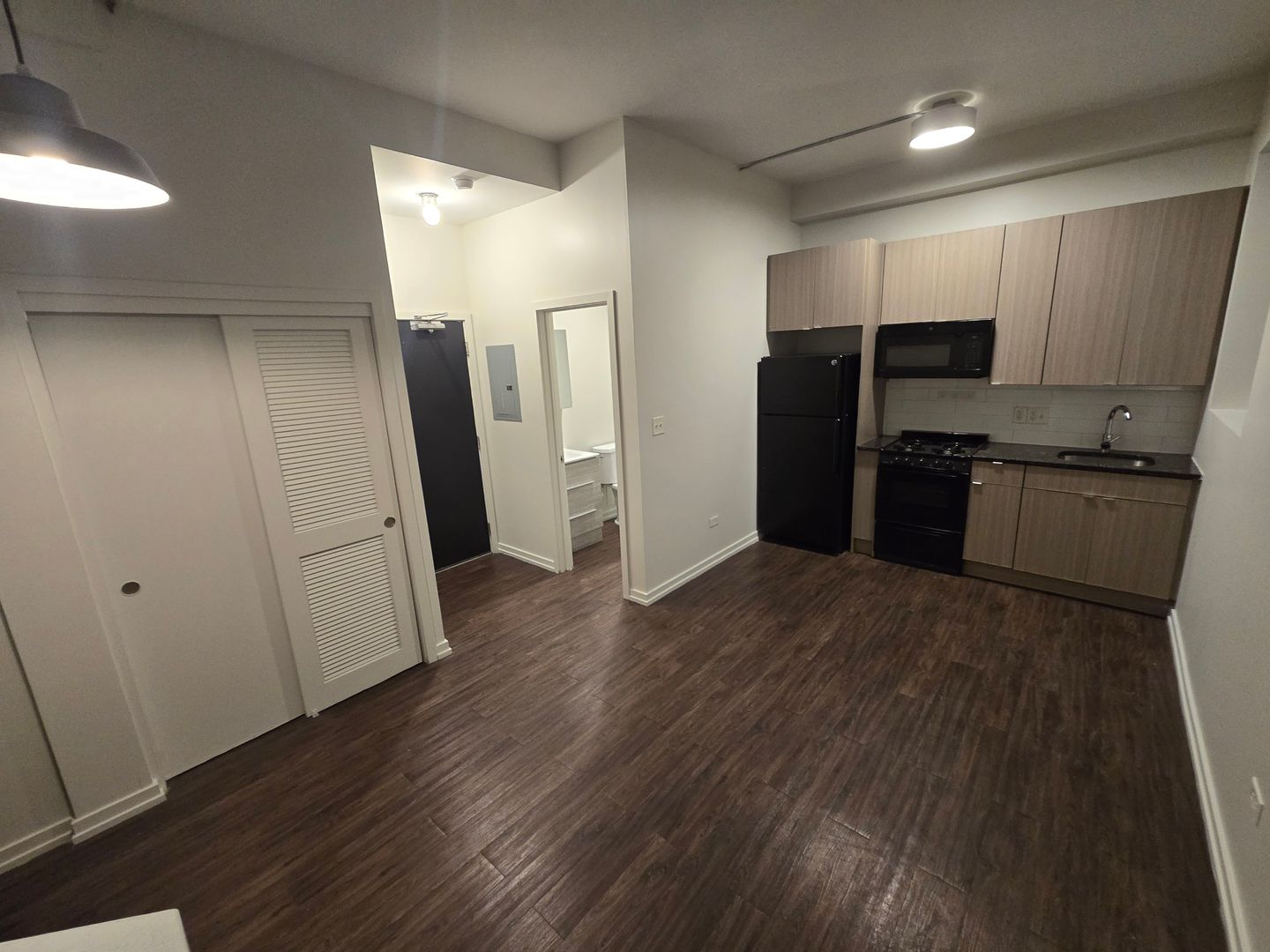 Chicago Apartment: 5051 N Kenmore Ave