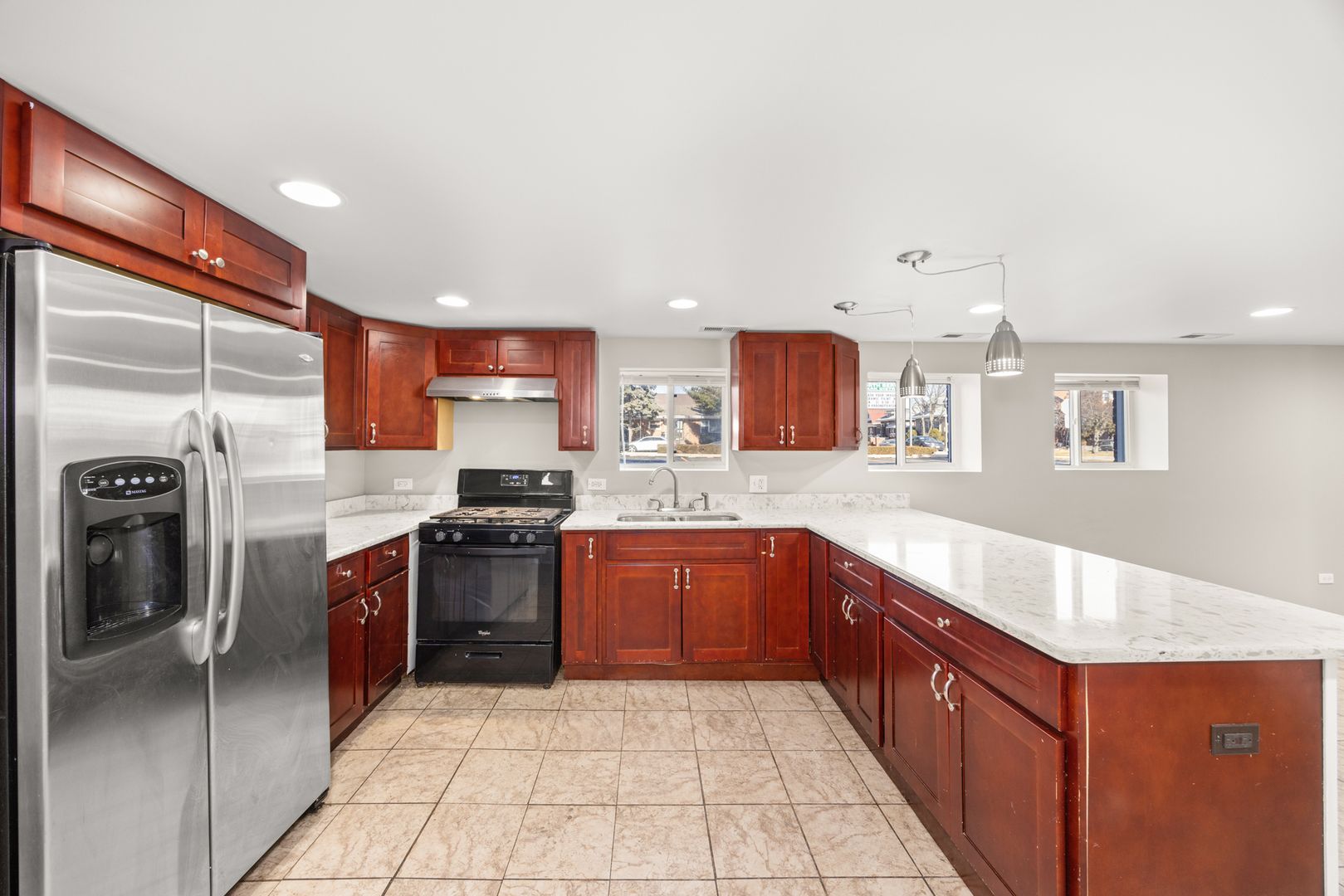 Berwyn Condo: 1900 S Highland Ave - Apt