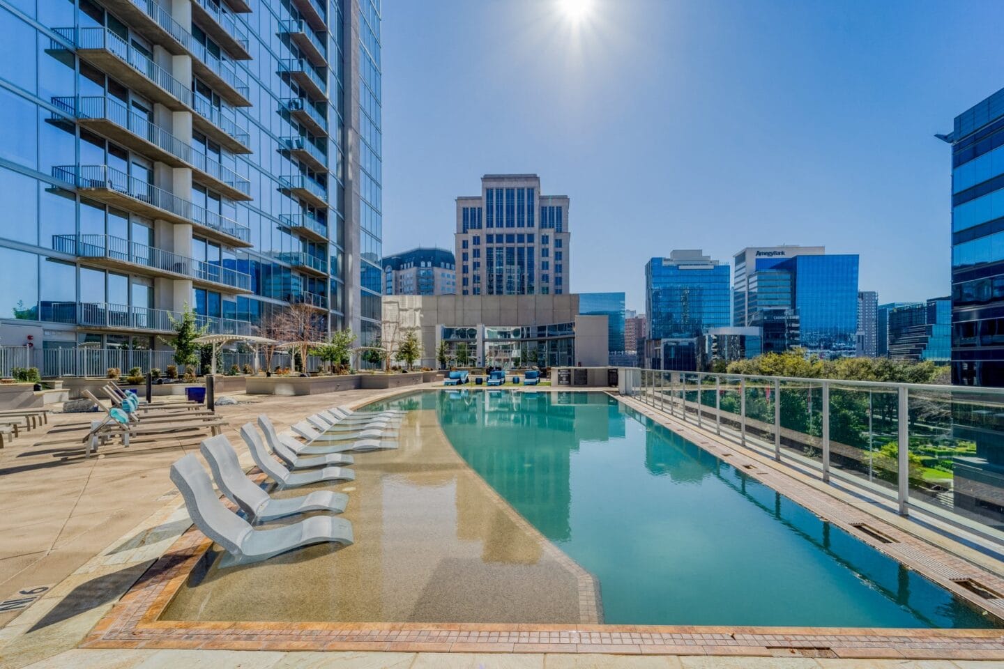 Dallas Condo: 2727 McKinnon St