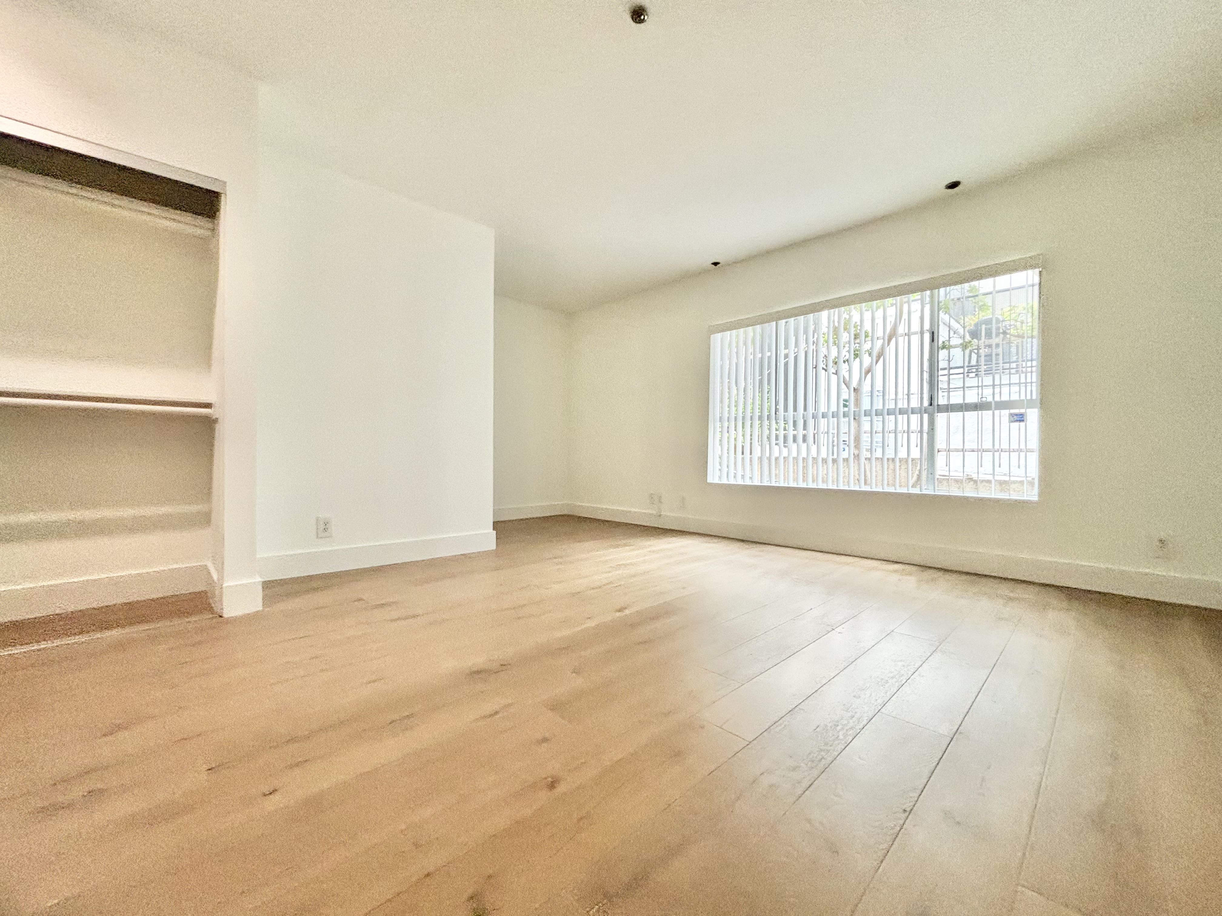 West Hollywood Condo: 937 Palm Ave.