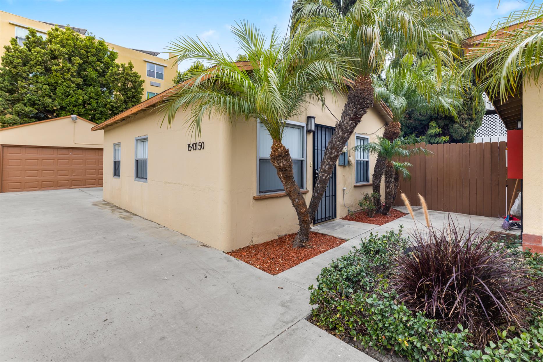 Midway City Apartment: 1543150 Van Buren