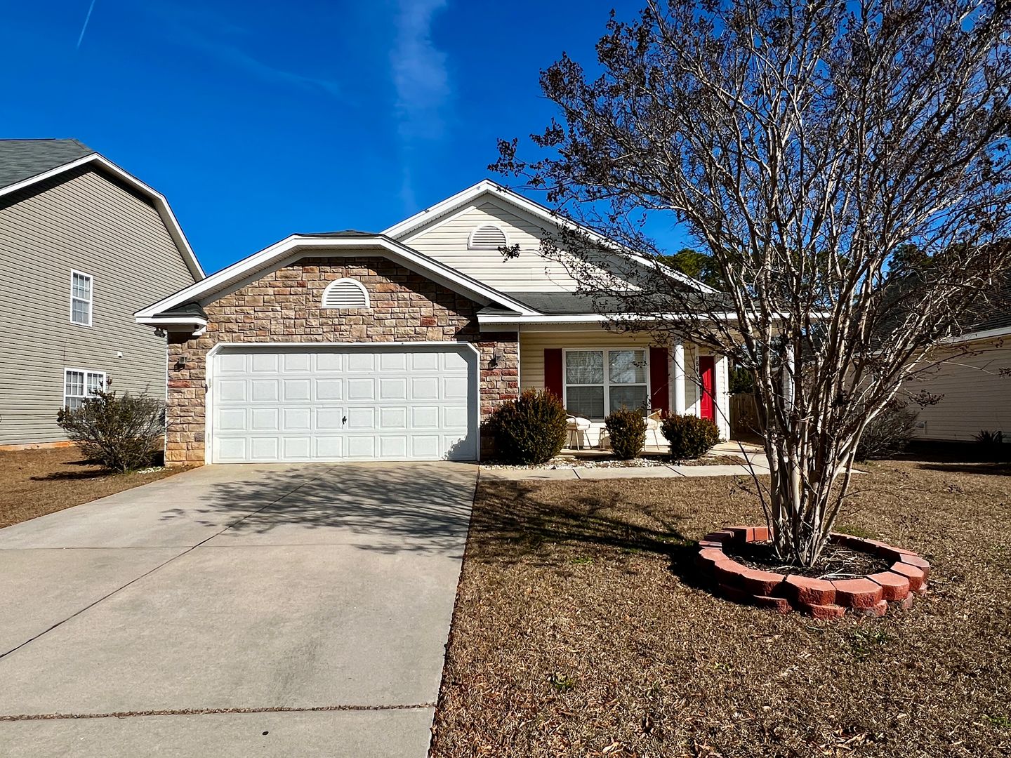 Columbia House: 184 Nestle Court