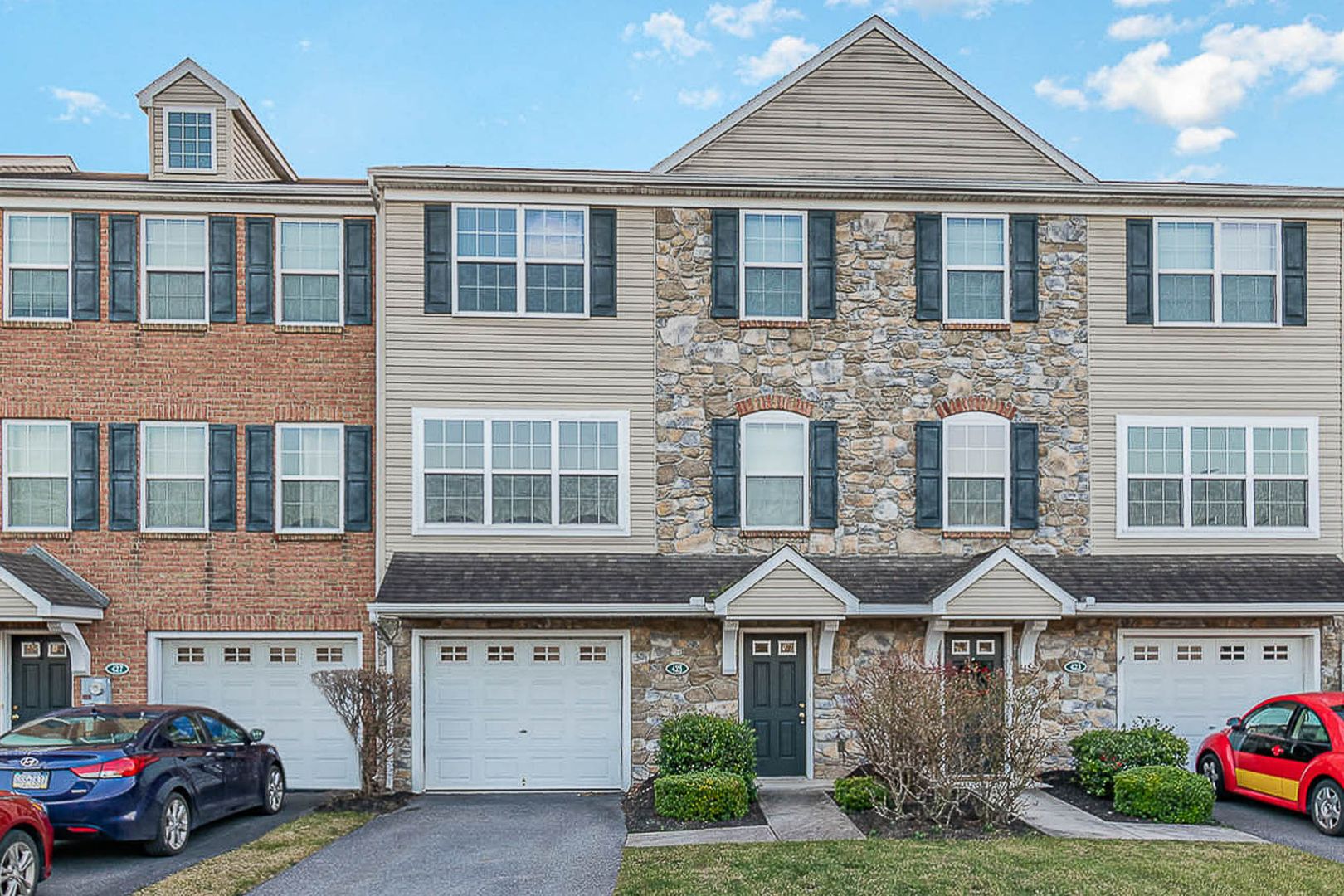 Carlisle House: 425 Eisenhower Dr