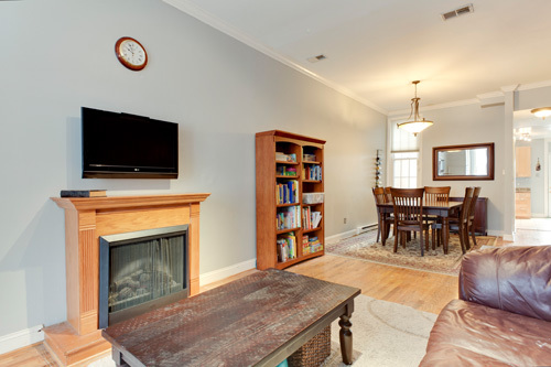 Washington House: 224 P St NW