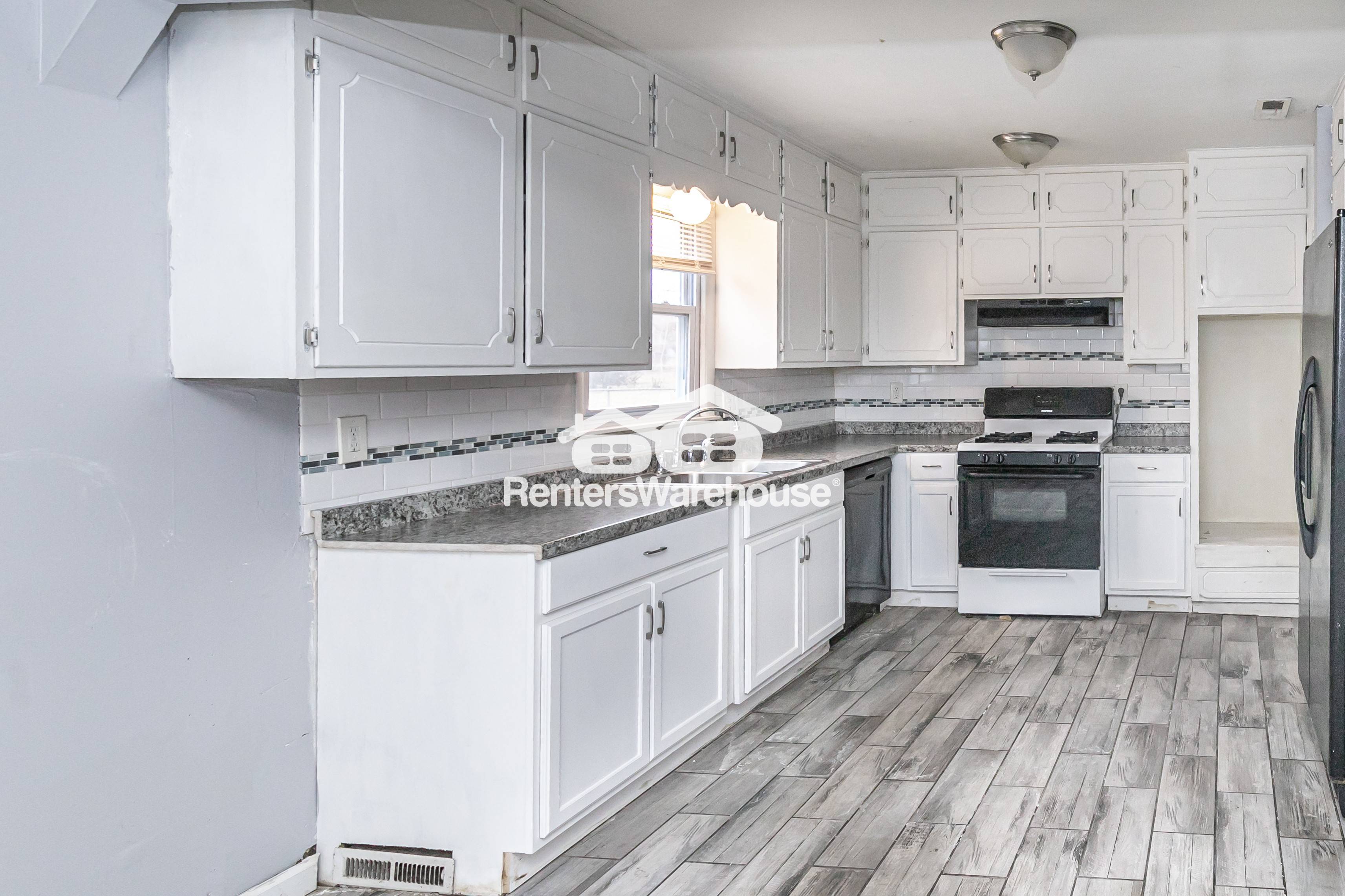 Kansas City House: 10741 Cambridge Ave