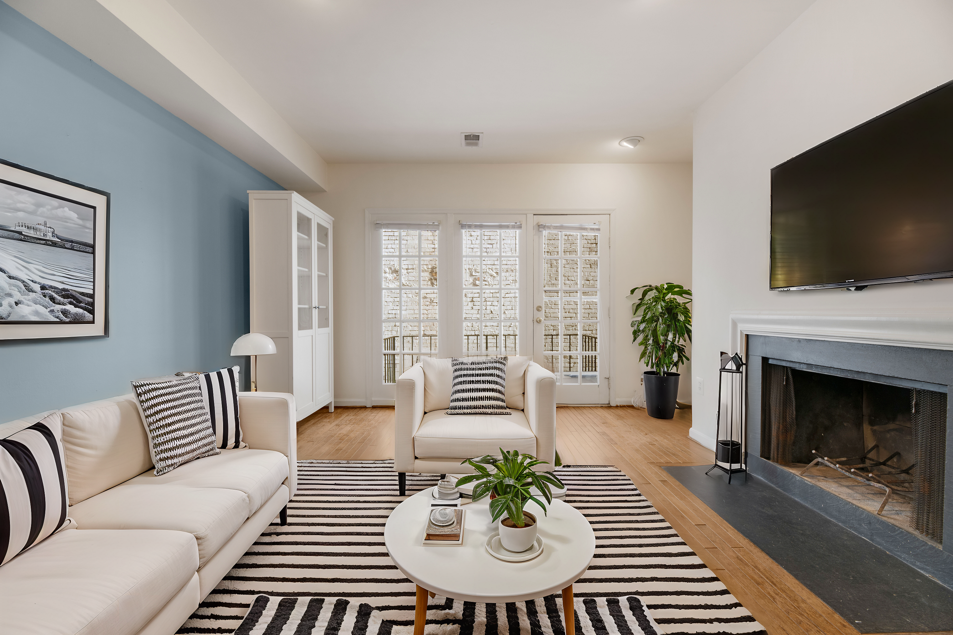 Washington Condo: 1817 Biltmore St NW