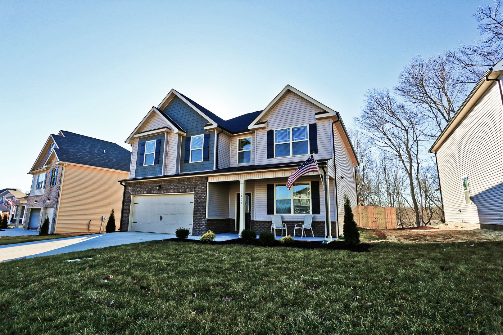 Clarksville House: 1076 Black Oak Cir