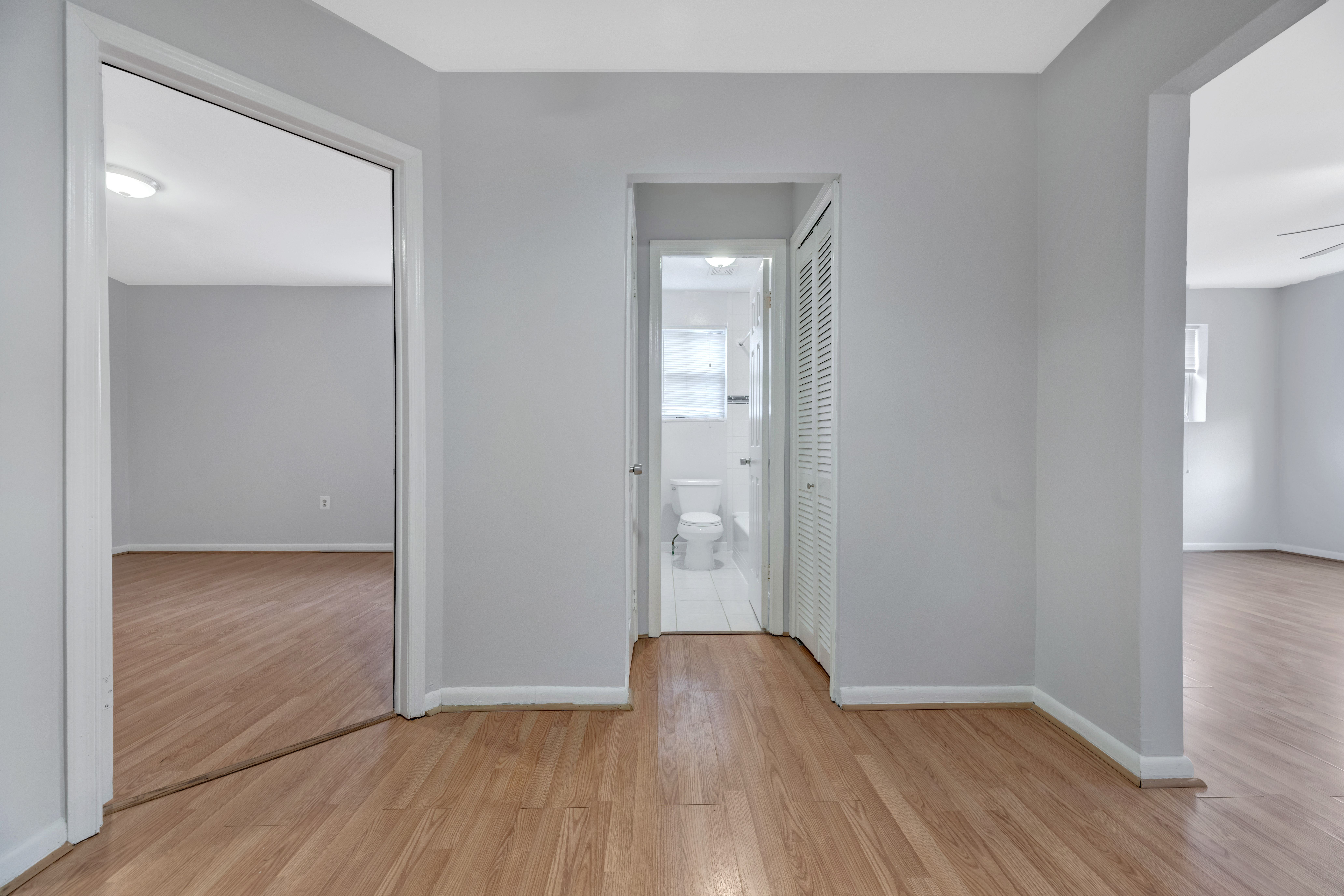 Washington Condo: 1255 Queen St NE Apt 3