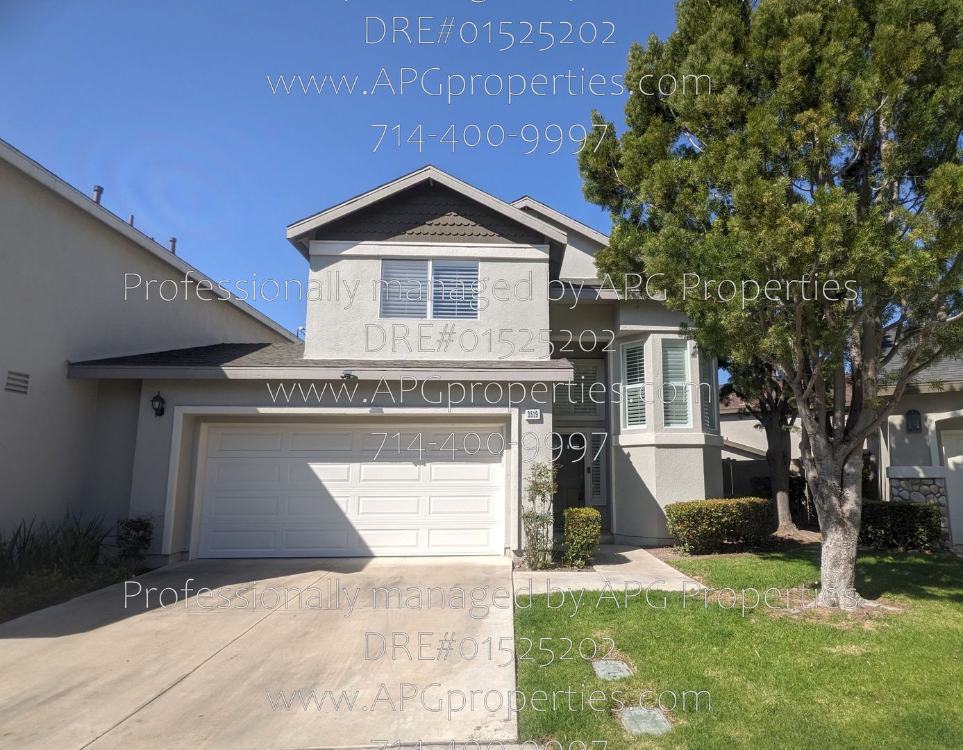 Orange House: 3519 E Balmoral Dr