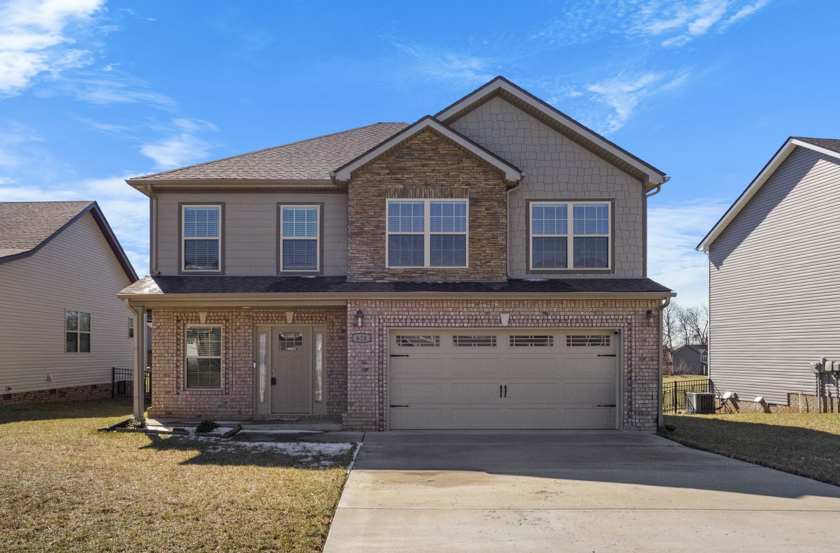 Clarksville House: 618 Battery Ct