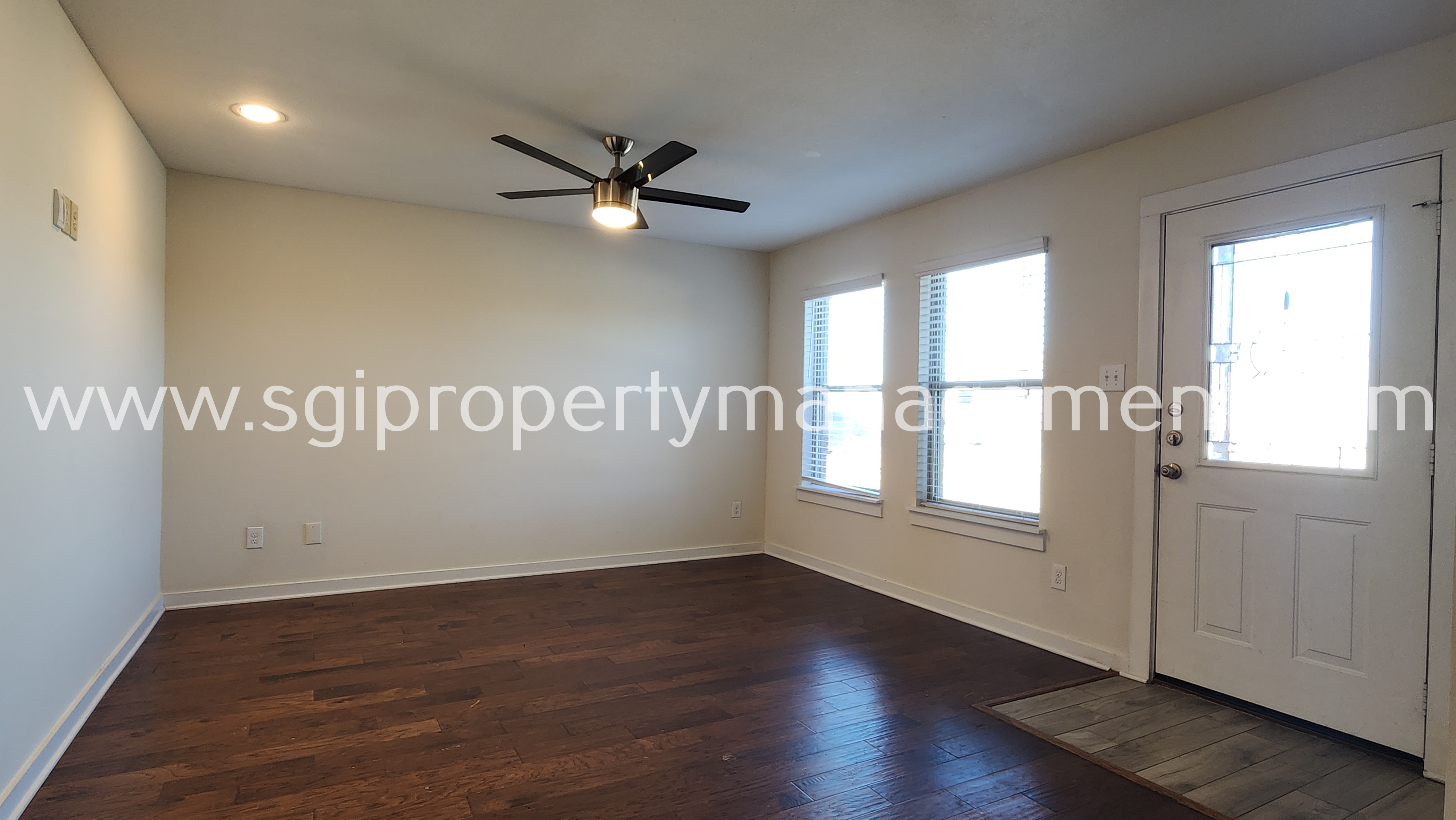Gunter House: 931 Robineta Ln