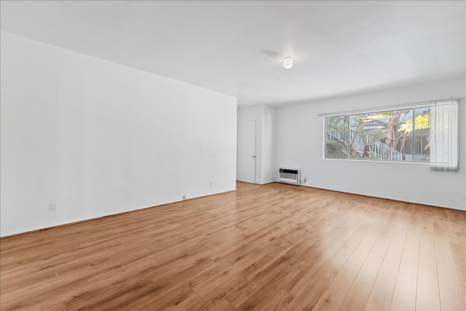 Glendale Condo: 1437 E. Windsor Road