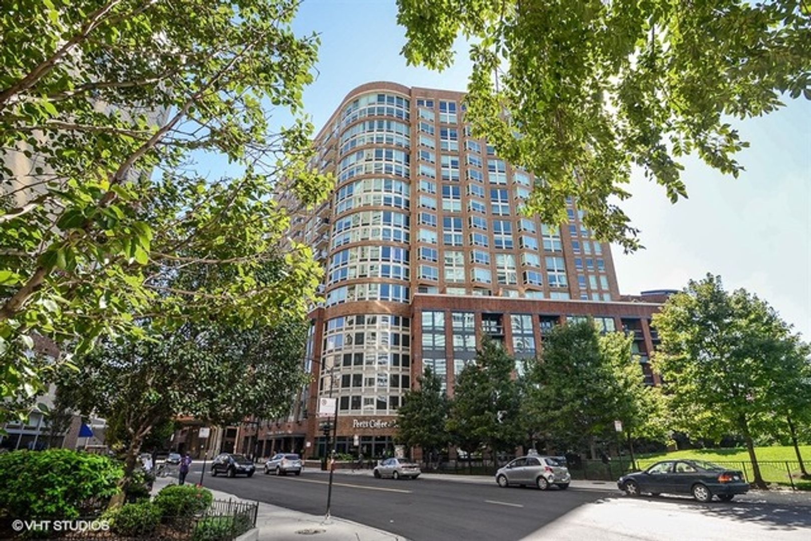 Chicago Condo: 600 N. Kingsbury St.