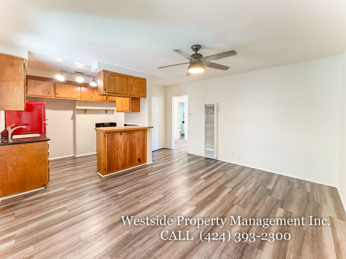 Santa Monica Apartment: 134 Chautauqua Blvd