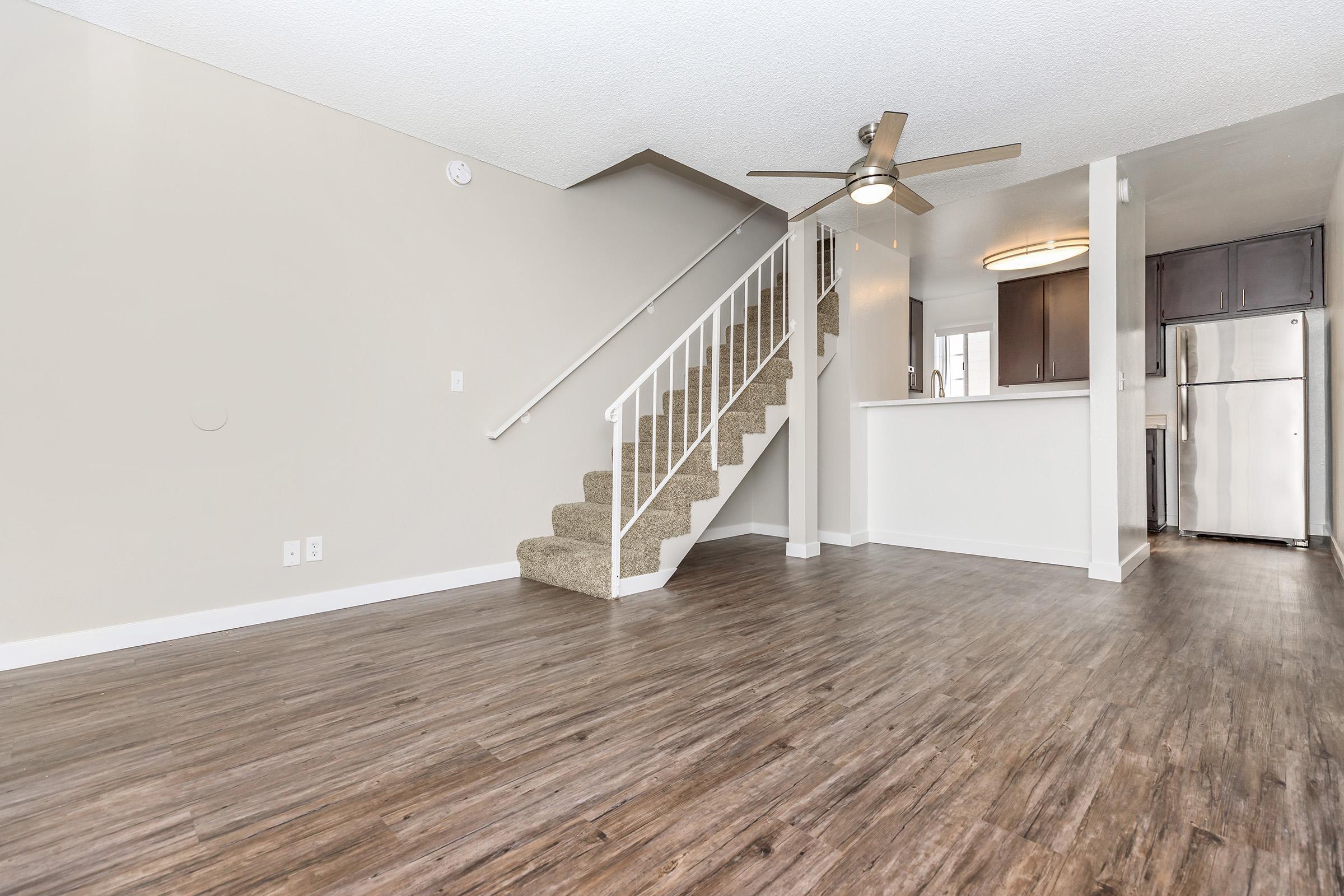 Van Nuys Apartment: 15716 Saticoy St