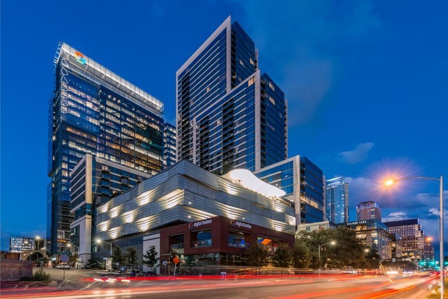 Austin Condo: 90 Red River St