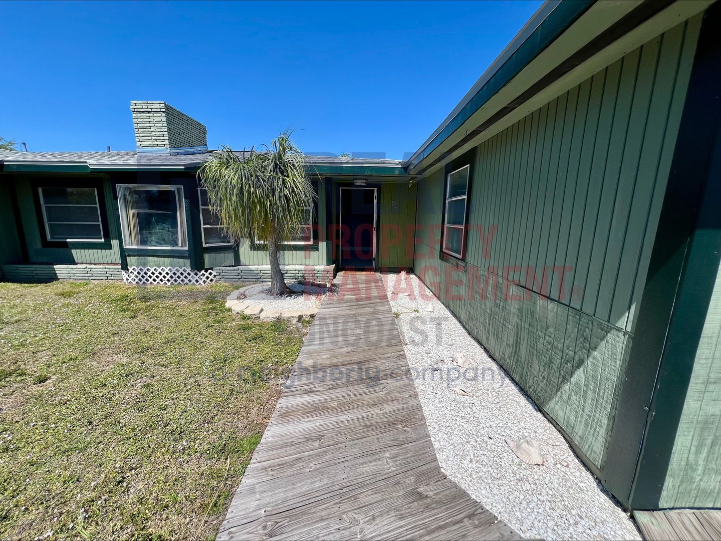 Sarasota House: 563 Parkview Dr