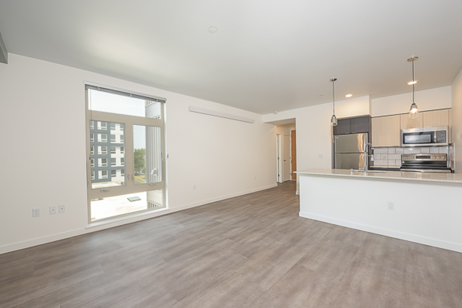 Seattle Apartment: 3200 16th Ave W