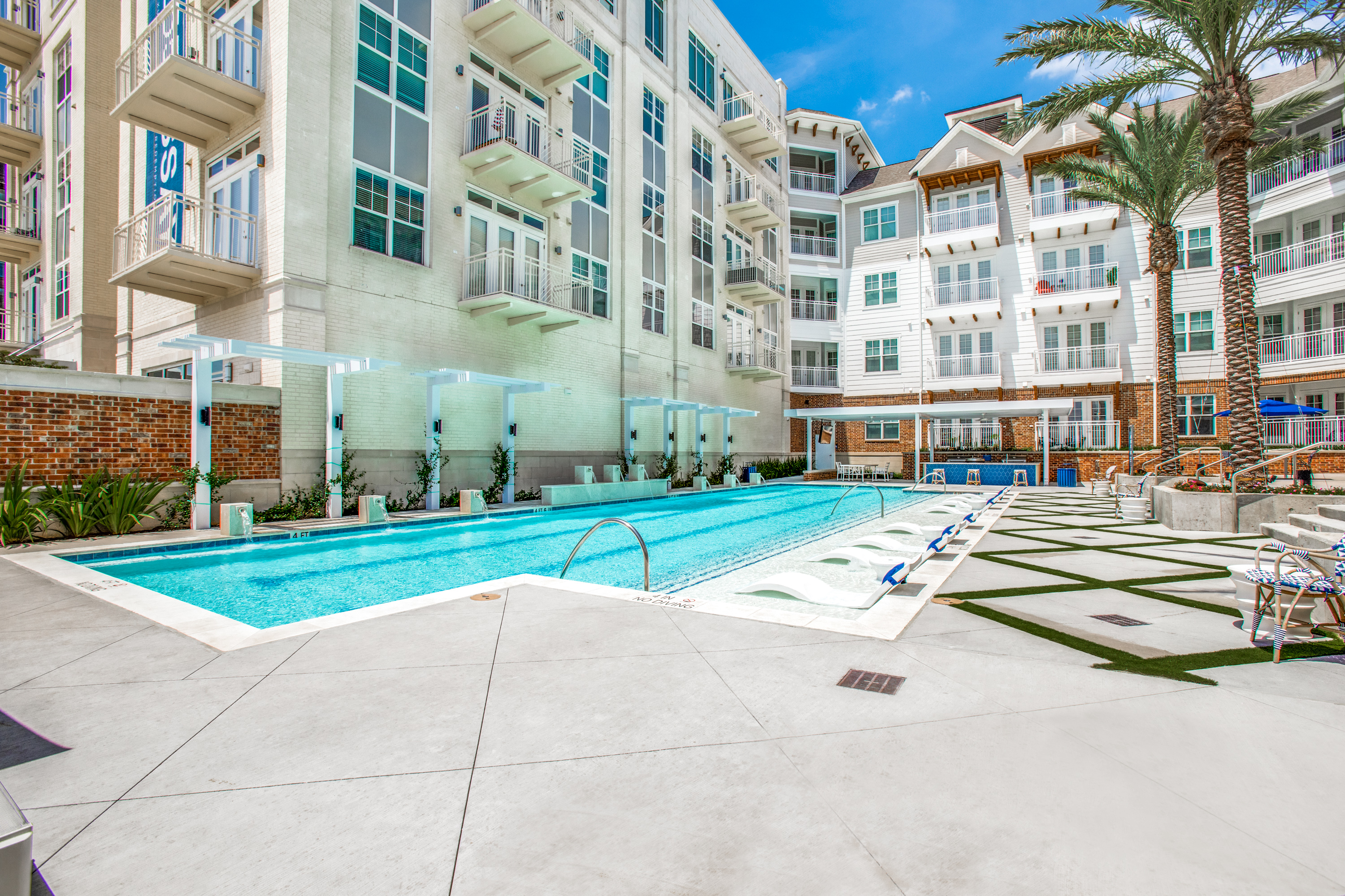 Houston Condo: 256 Assay St