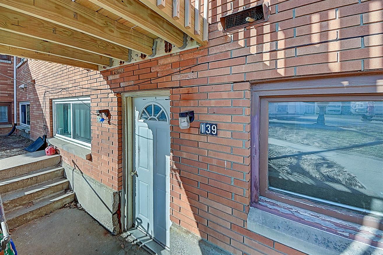 Marion Condo: 139 Southview Dr