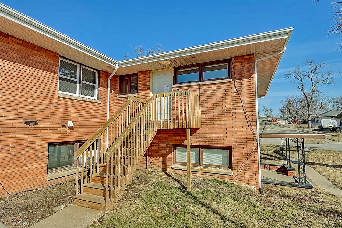 Marion Condo: 143 Southview Dr