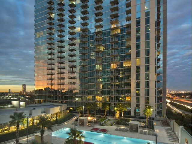 Houston Condo: 5929 Almeda Rd