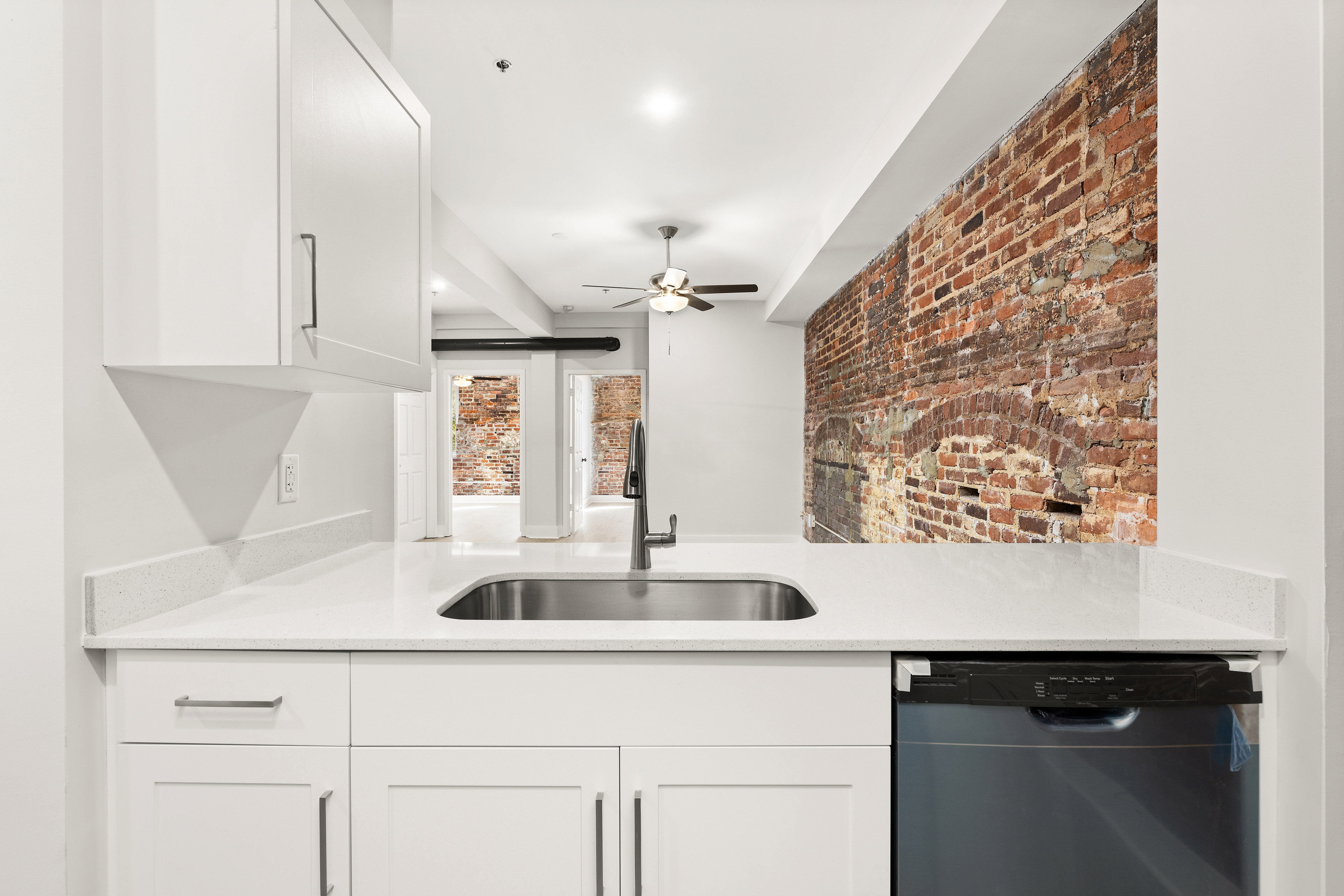 Charleston Condo: 1000 King Street