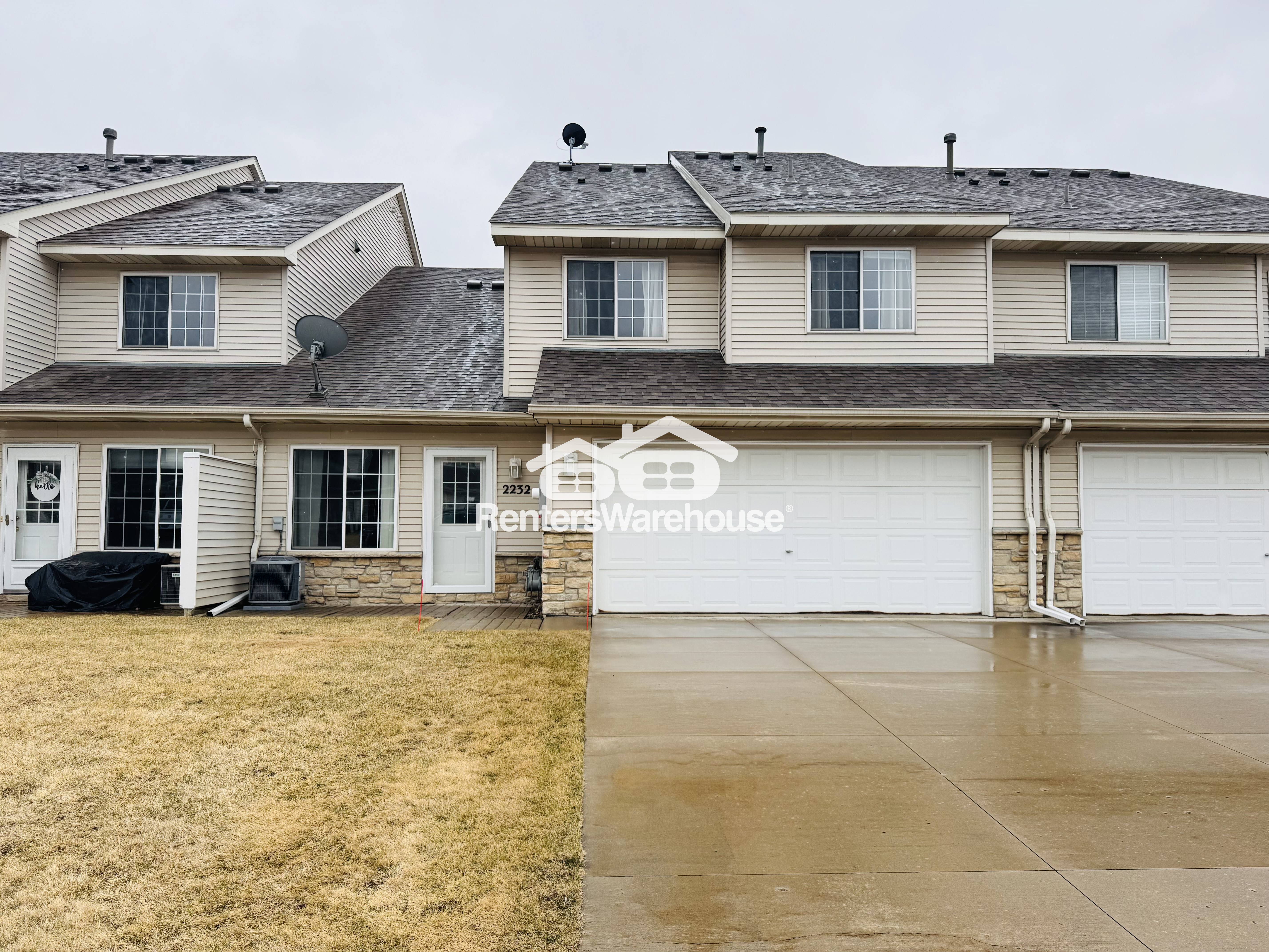 Shakopee Townhome: 2232 Affirmed Dr