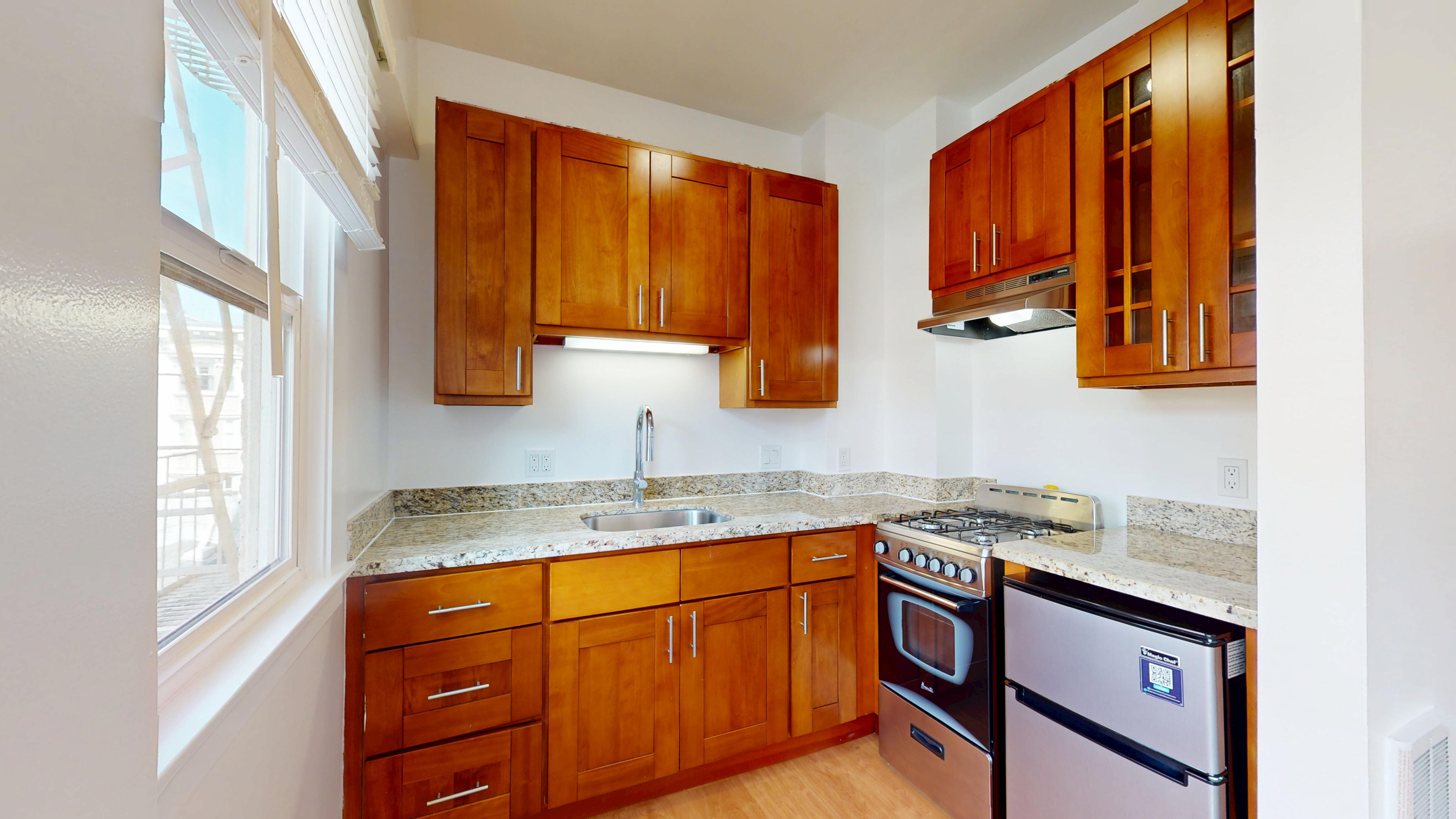 San Francisco Condo: 1049 Post St