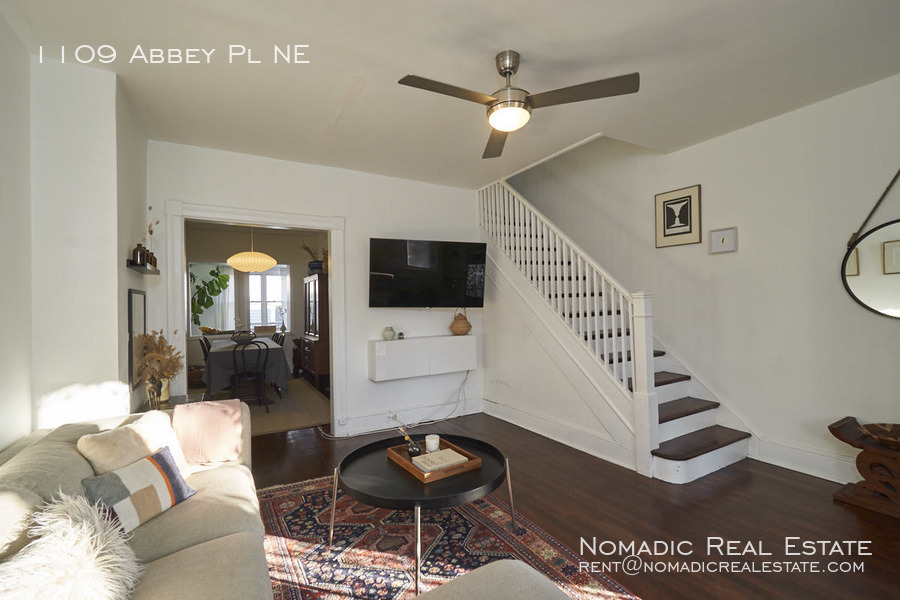 Washington House: 1109 Abbey Pl NE