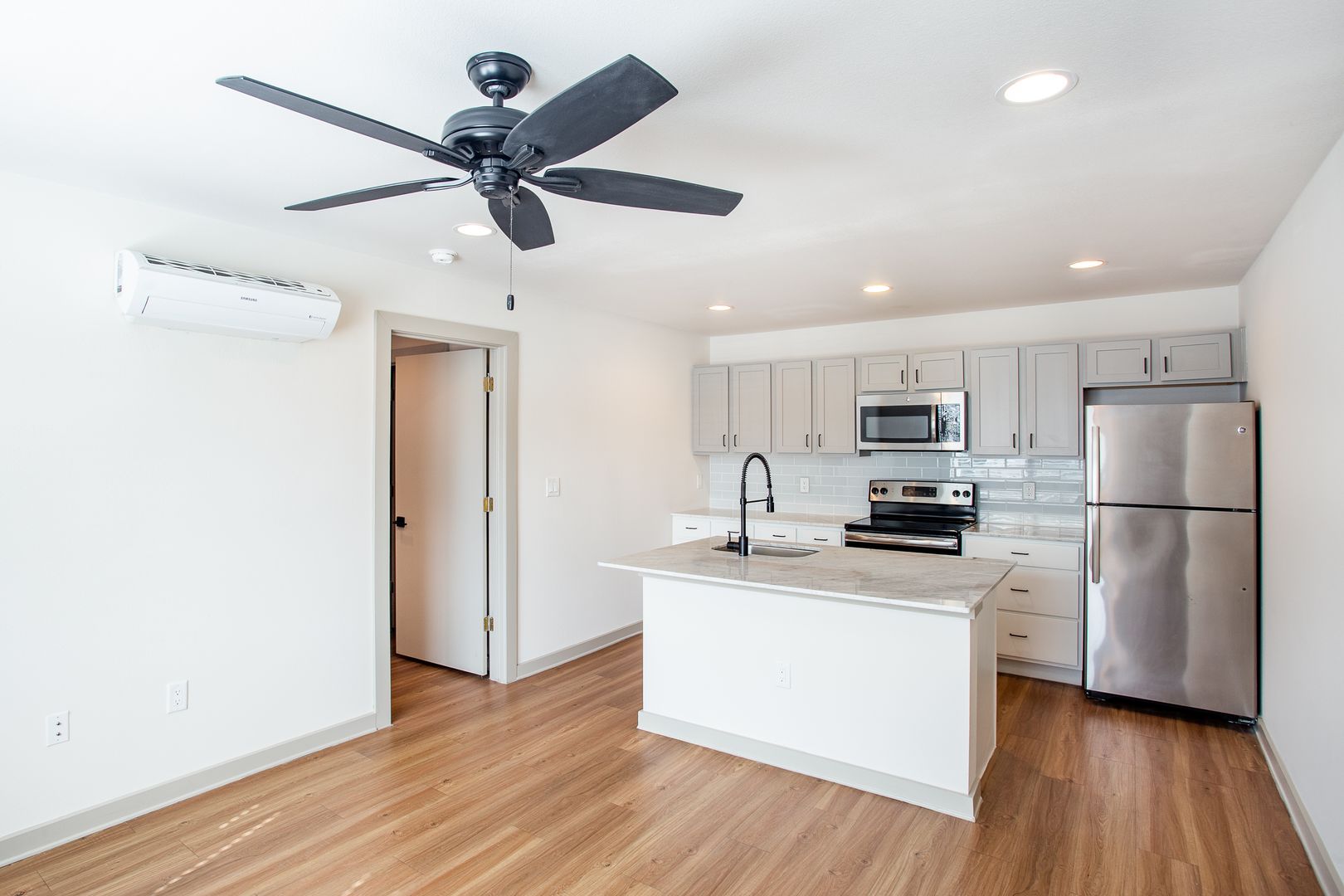 Dallas Apartment: 5615 Ross Ave