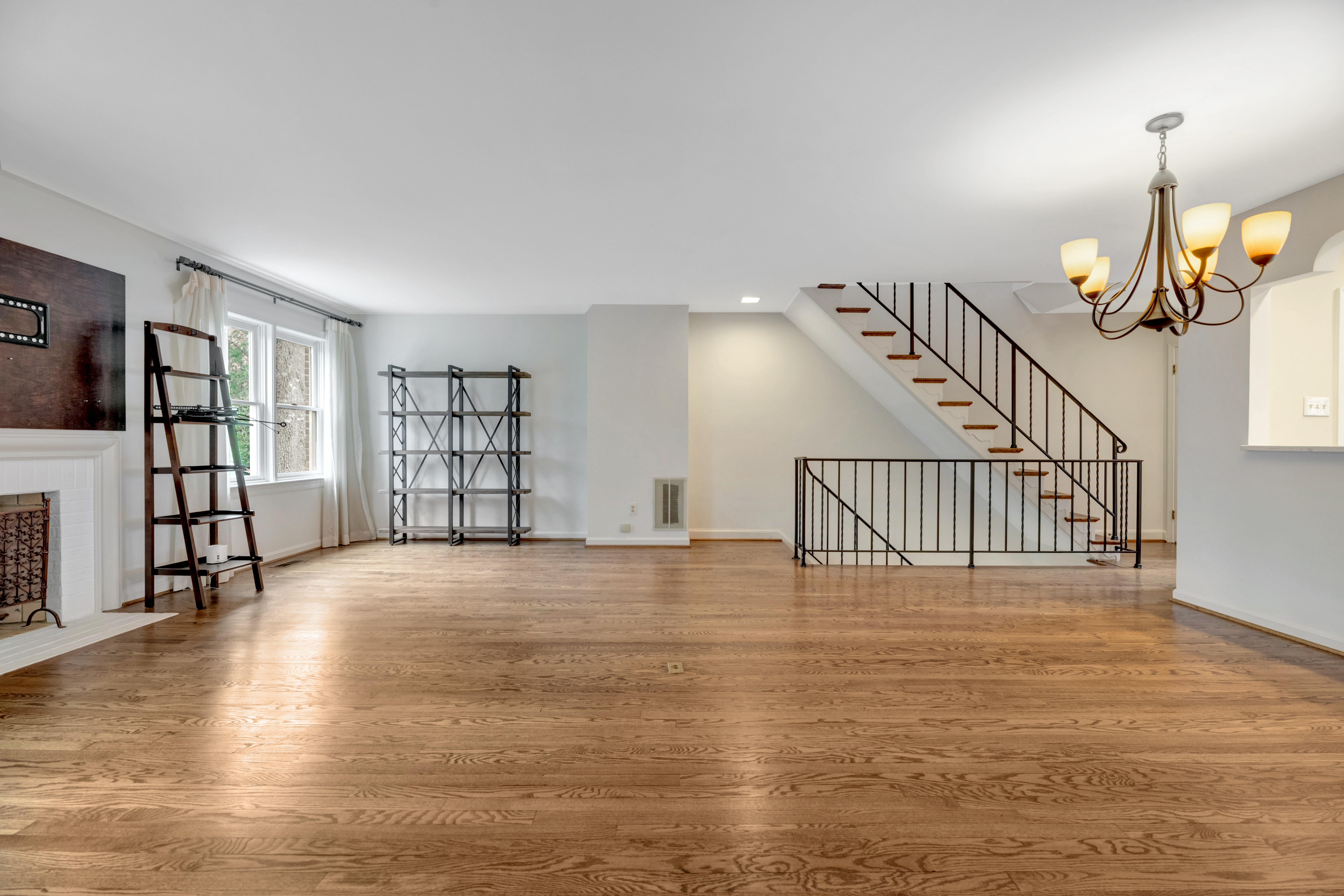 Arlington House: 1053 N George Mason Dr