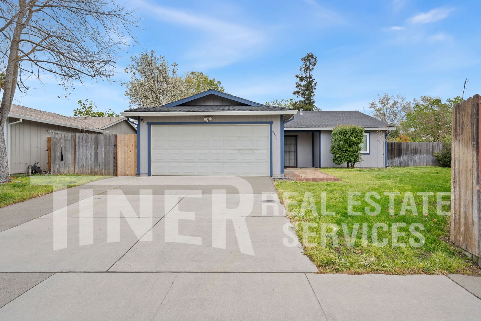 Sacramento House: 9243 Clendenen Way