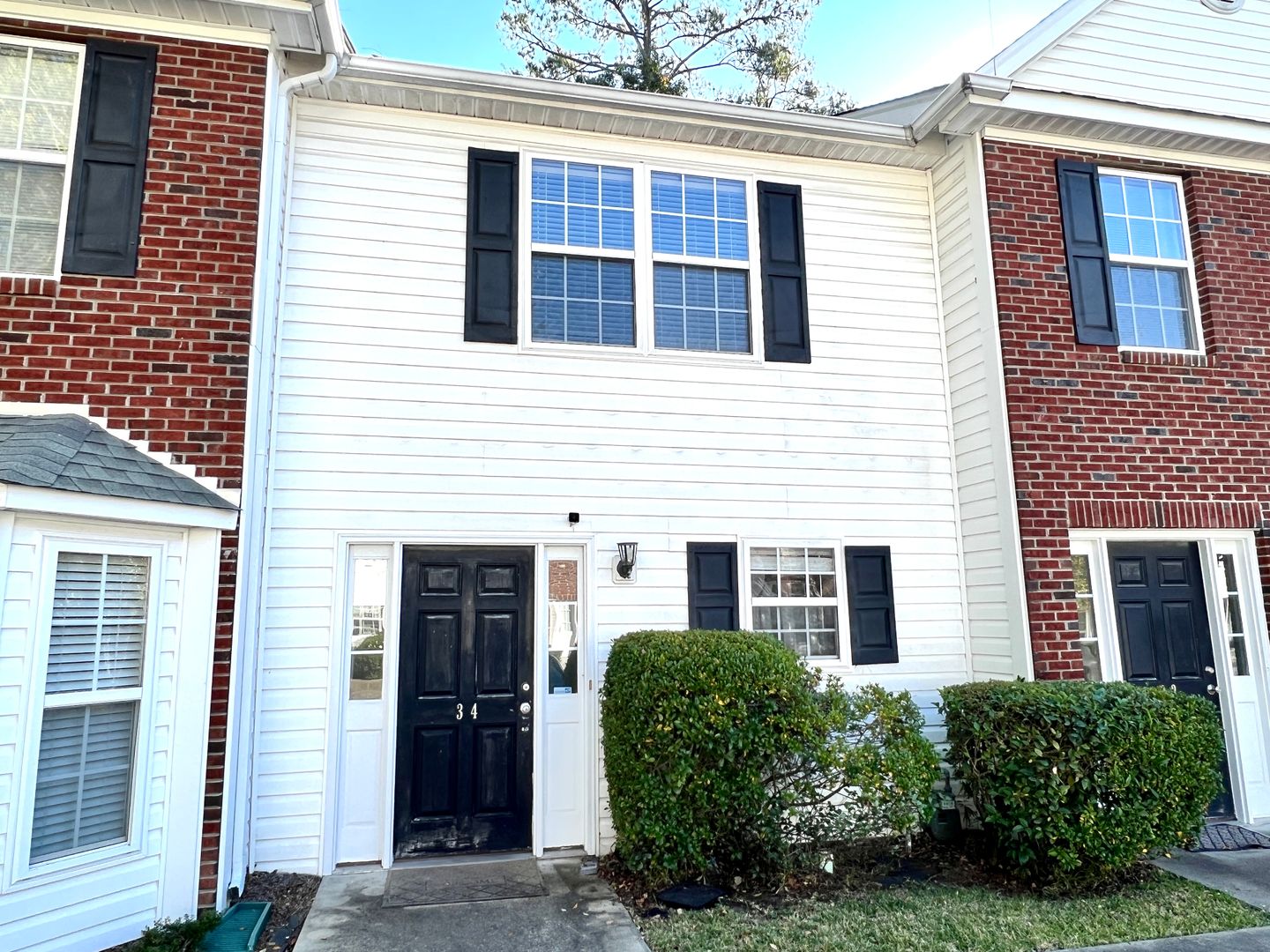 Columbia House: 34 Magnolia Glen Lane