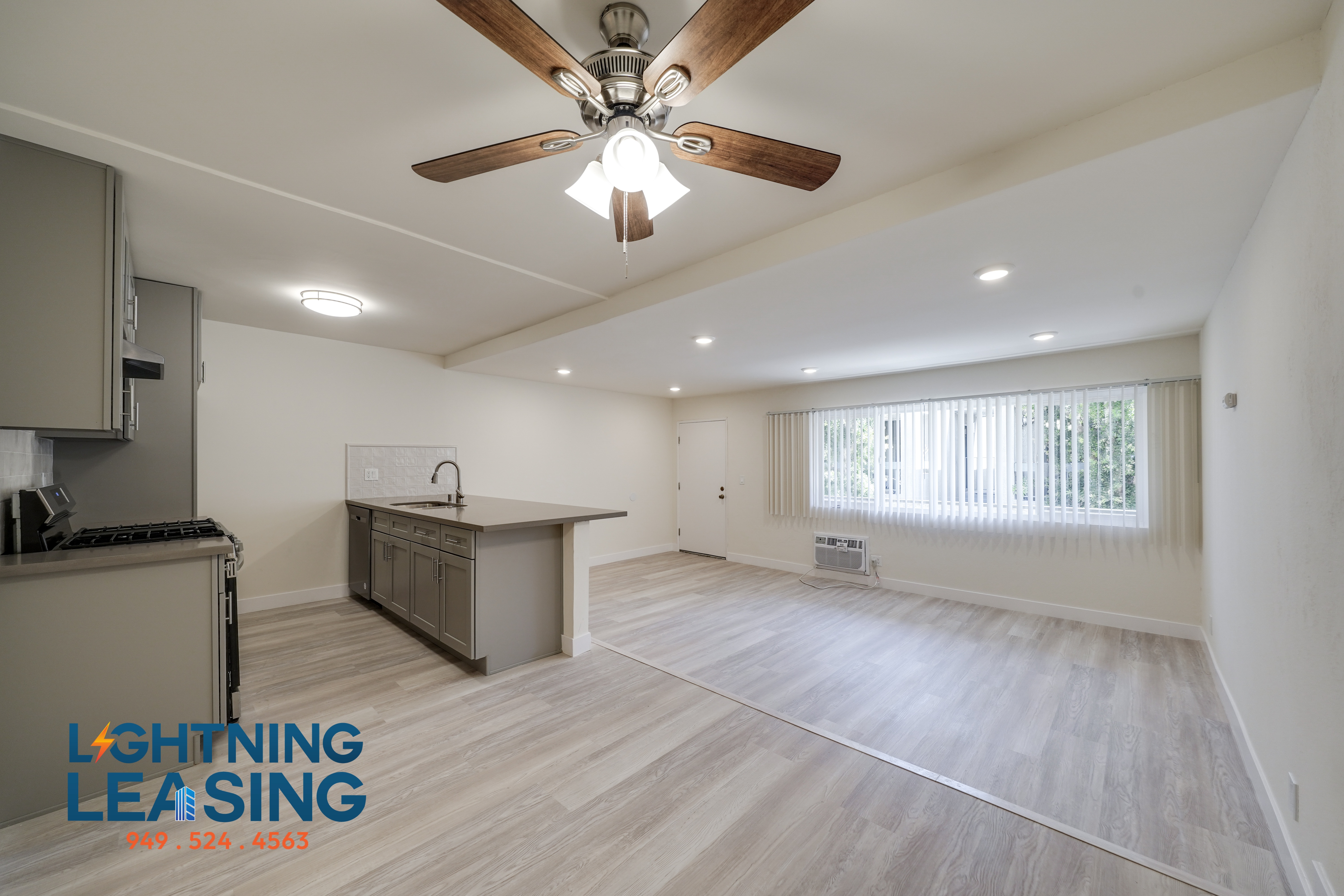 Canoga Park Condo: 6738 Independence Ave